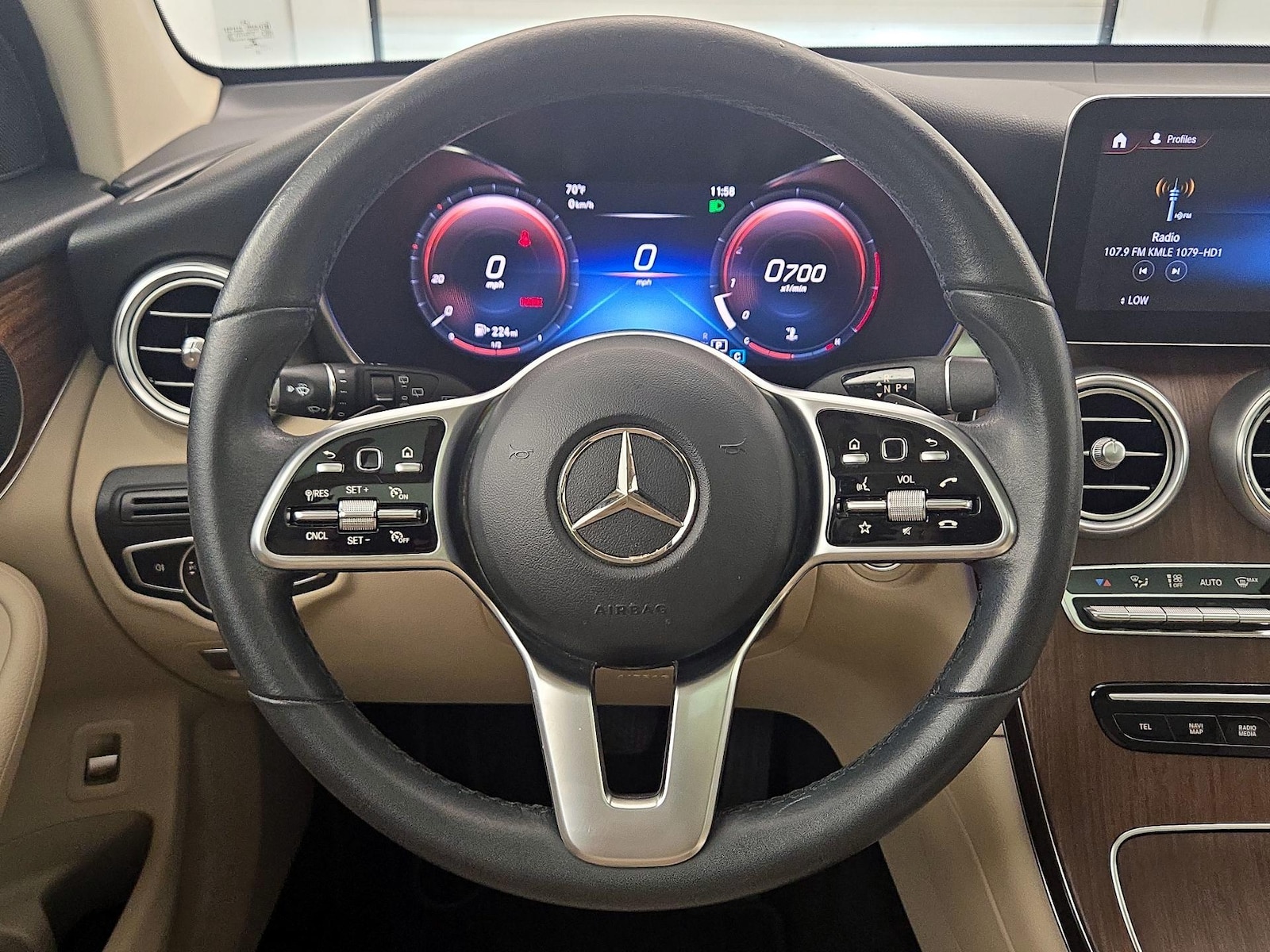 2022 Mercedes-Benz GLC GLC300 - Photo 11
