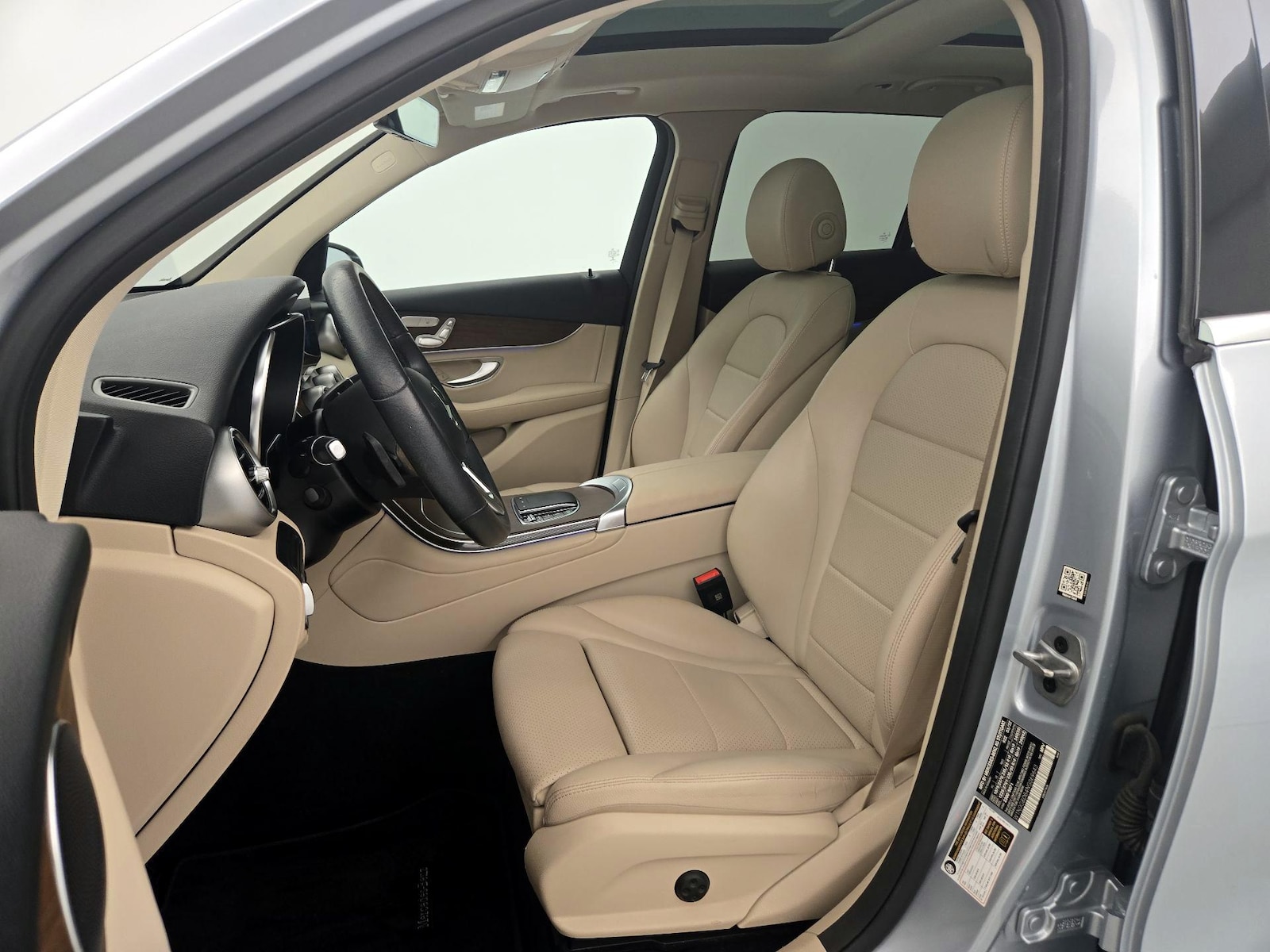 2022 Mercedes-Benz GLC GLC300 - Photo 12