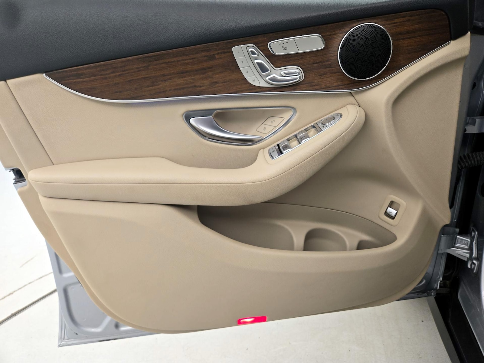 2022 Mercedes-Benz GLC GLC300 - Photo 13