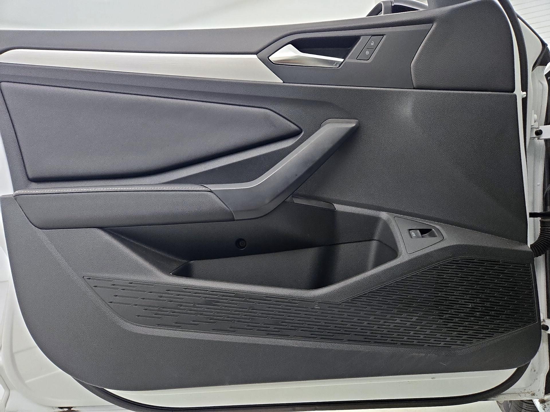 Thumbnail: 2025 Volkswagen Jetta - 10