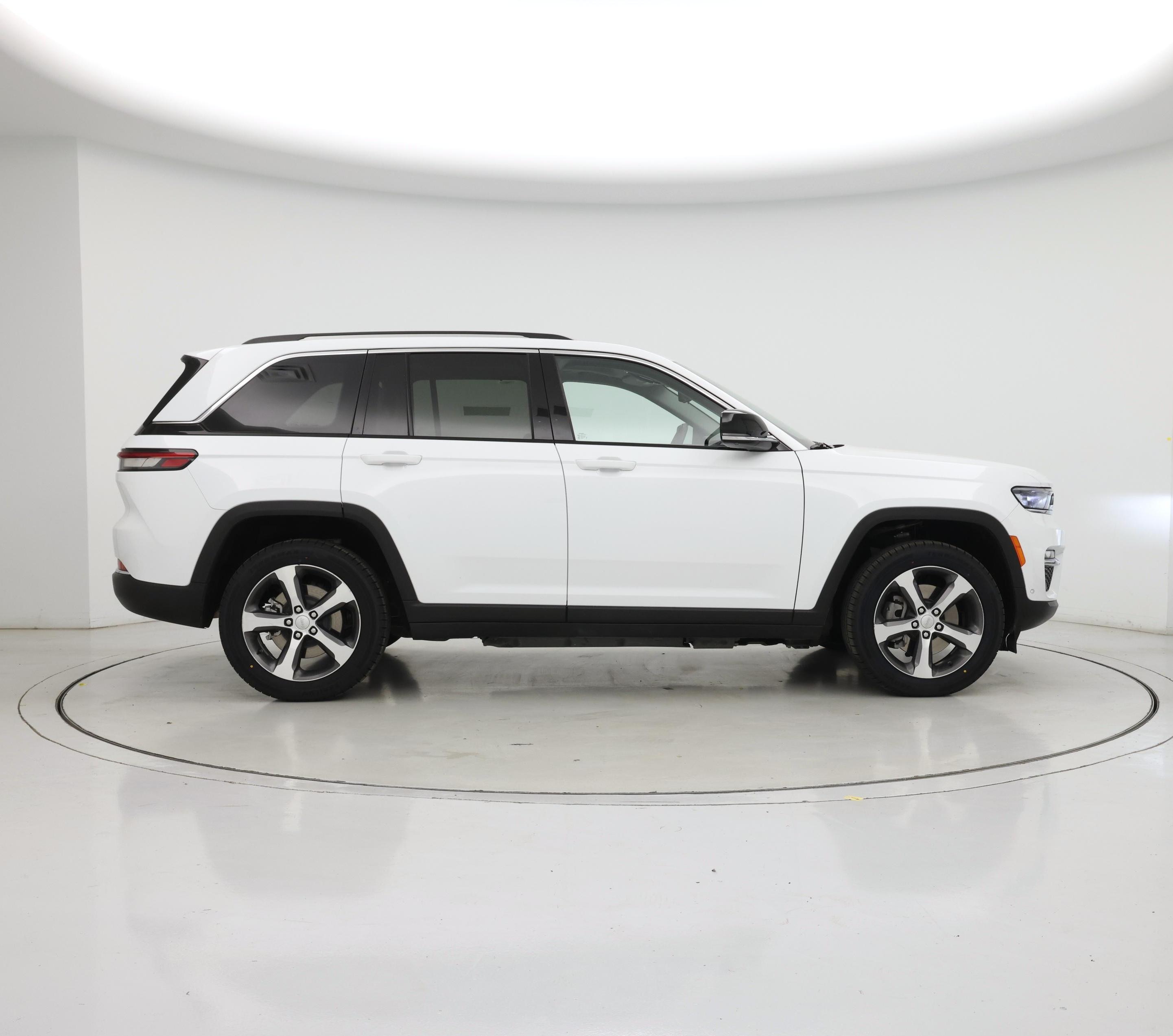 Thumbnail: 2023 Jeep Grand Cherokee - 7