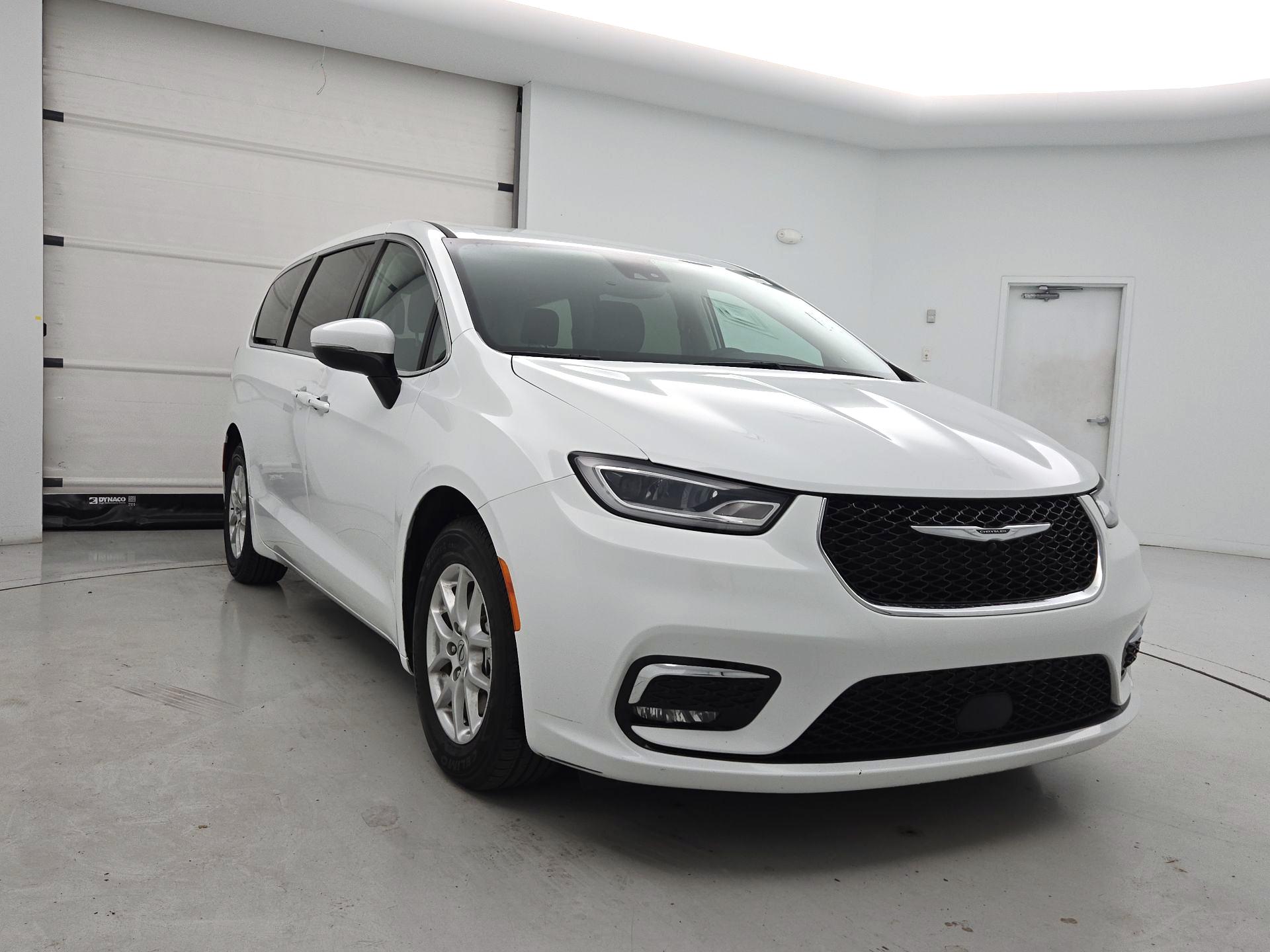Thumbnail: 2023 Chrysler Pacifica - 1