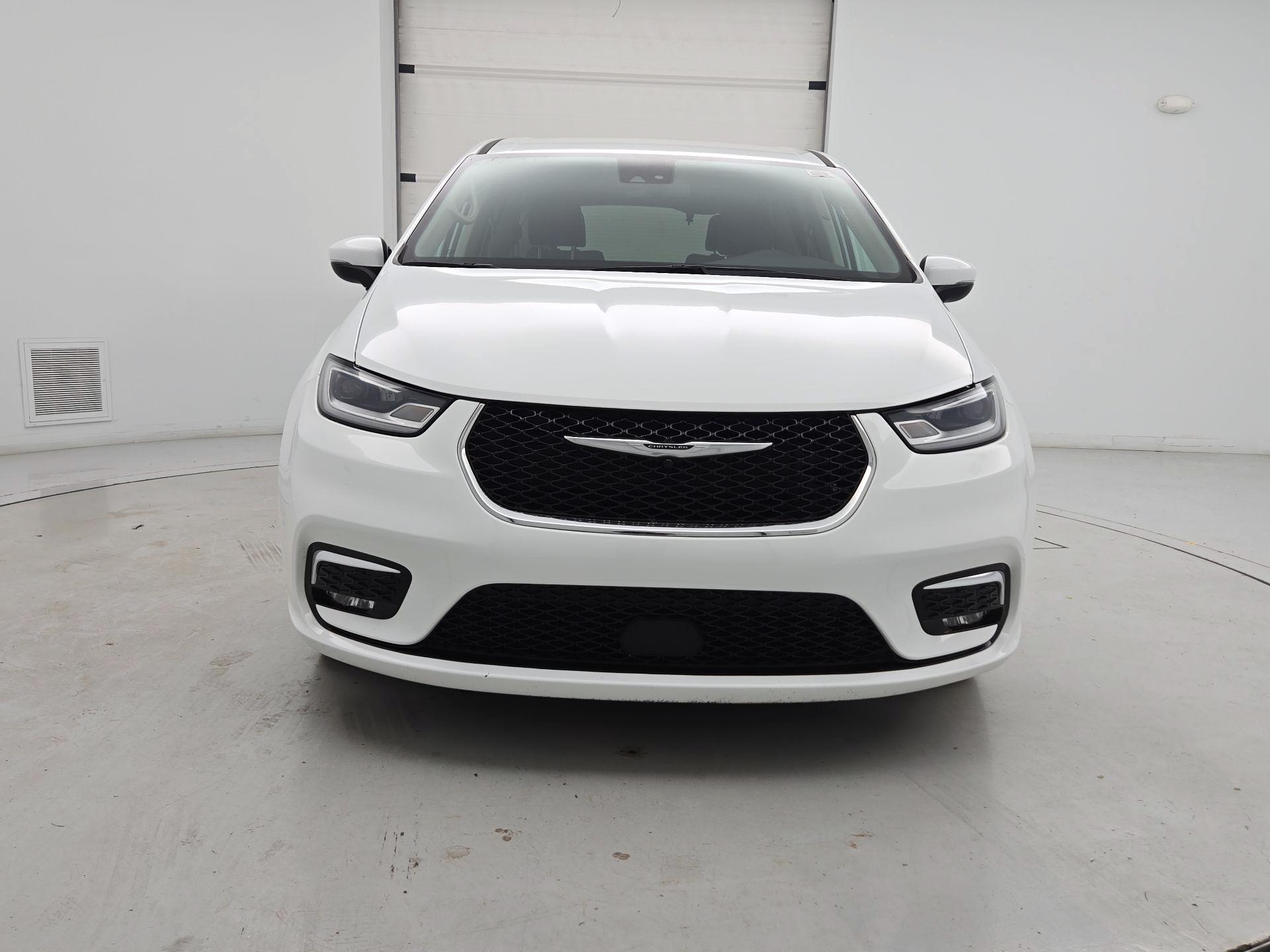 Thumbnail: 2023 Chrysler Pacifica - 2
