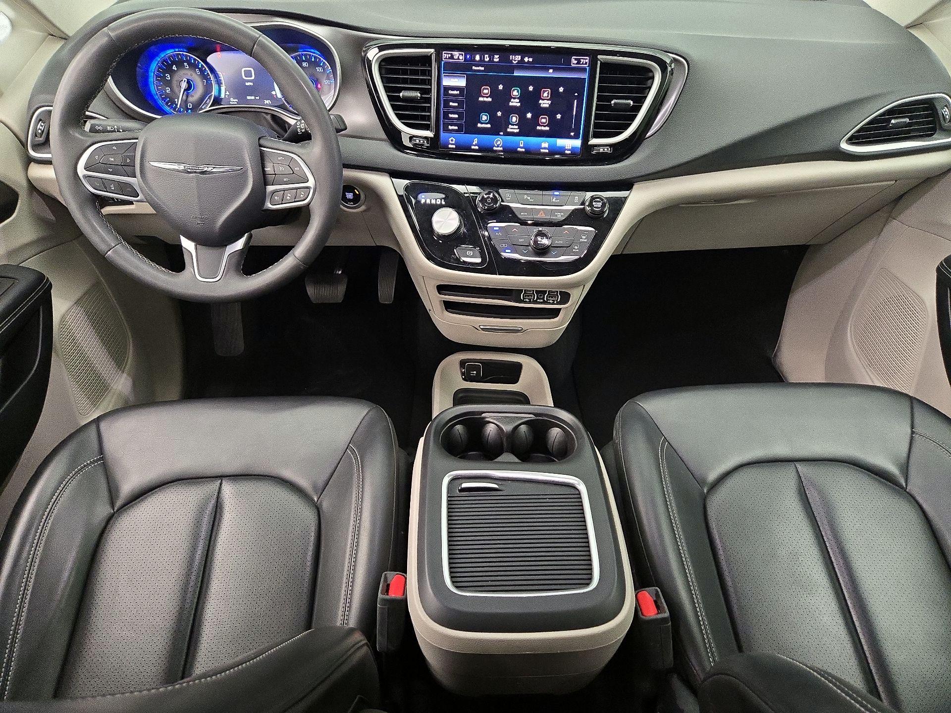 Thumbnail: 2023 Chrysler Pacifica - 8