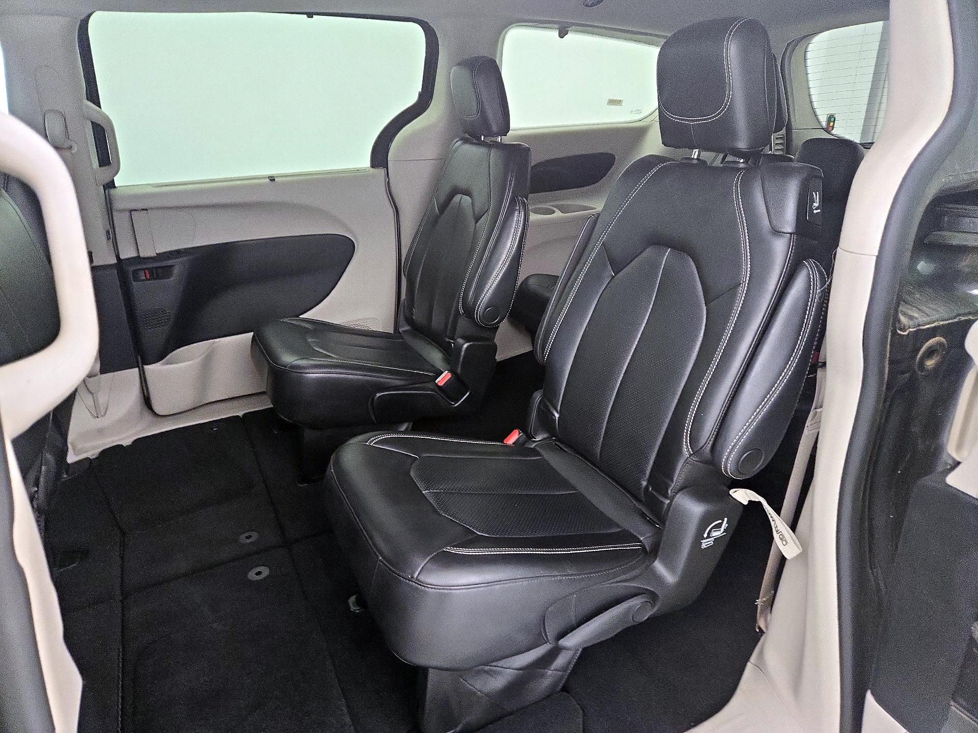 Thumbnail: 2023 Chrysler Pacifica - 19
