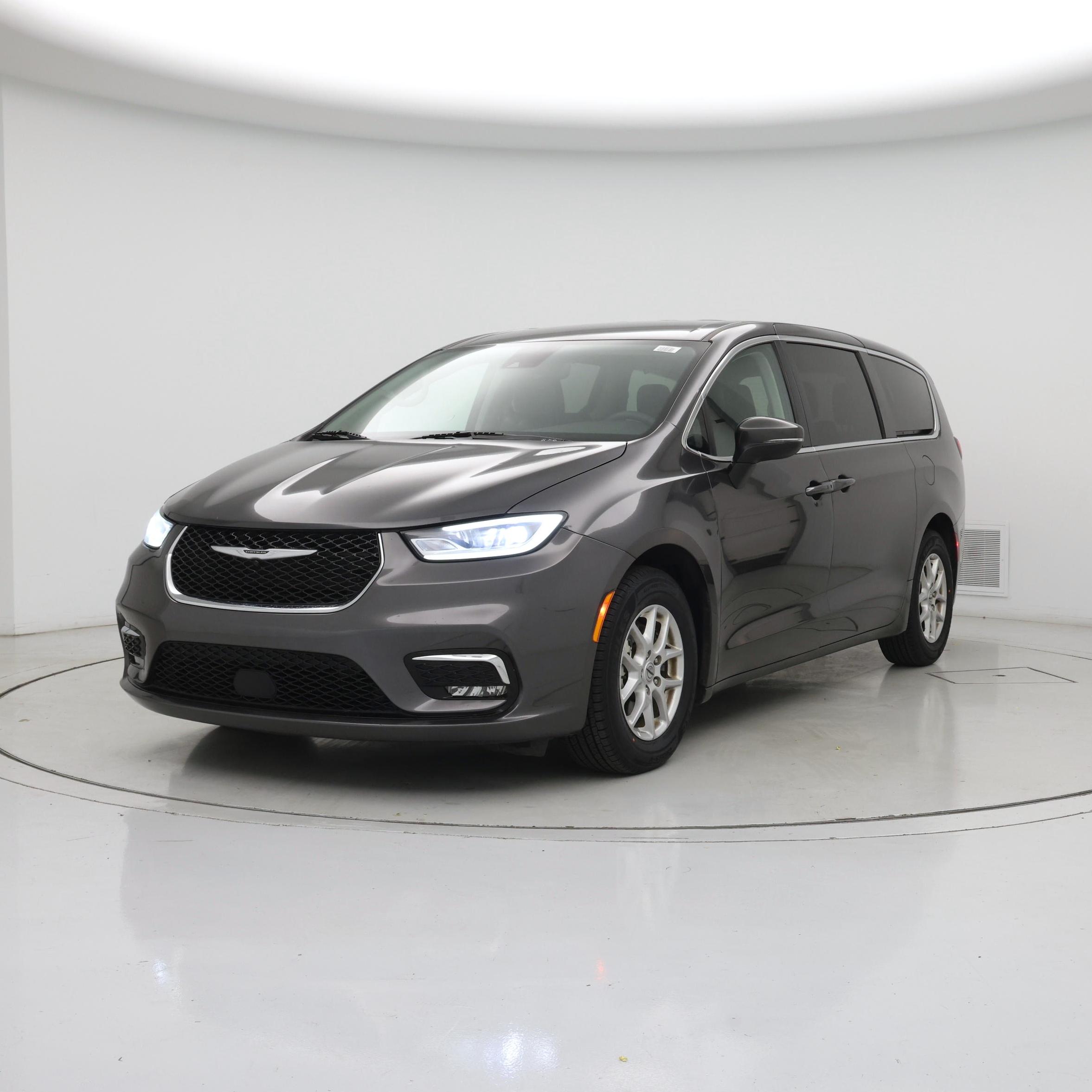 Thumbnail: 2023 Chrysler Pacifica - 4