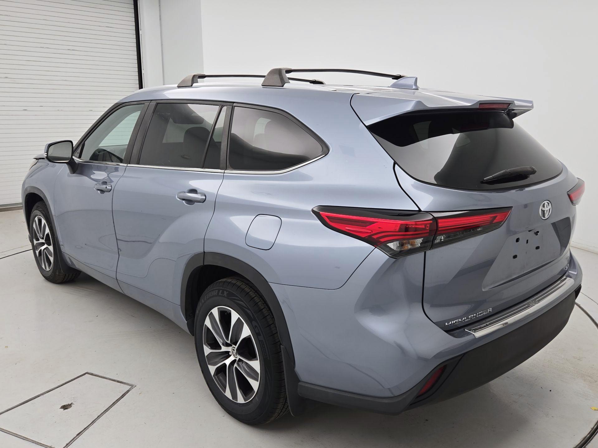 Thumbnail: 2023 Toyota Highlander - 7
