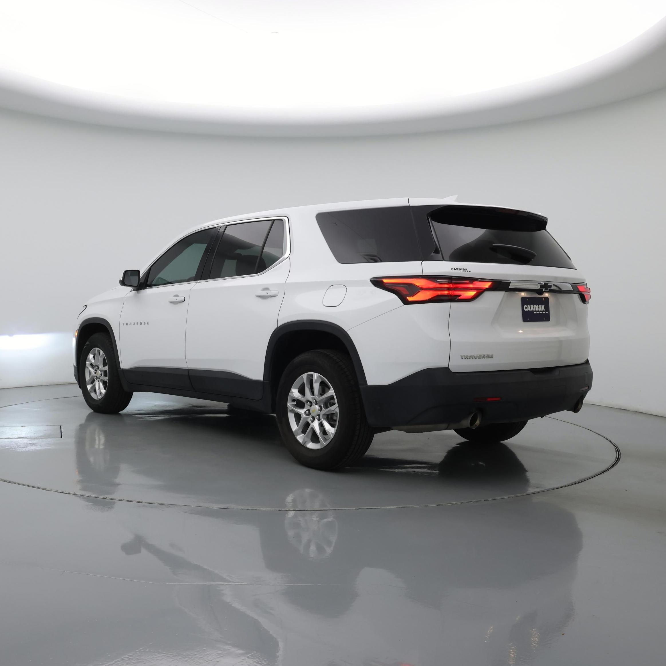 Thumbnail: 2023 Chevrolet Traverse - 2