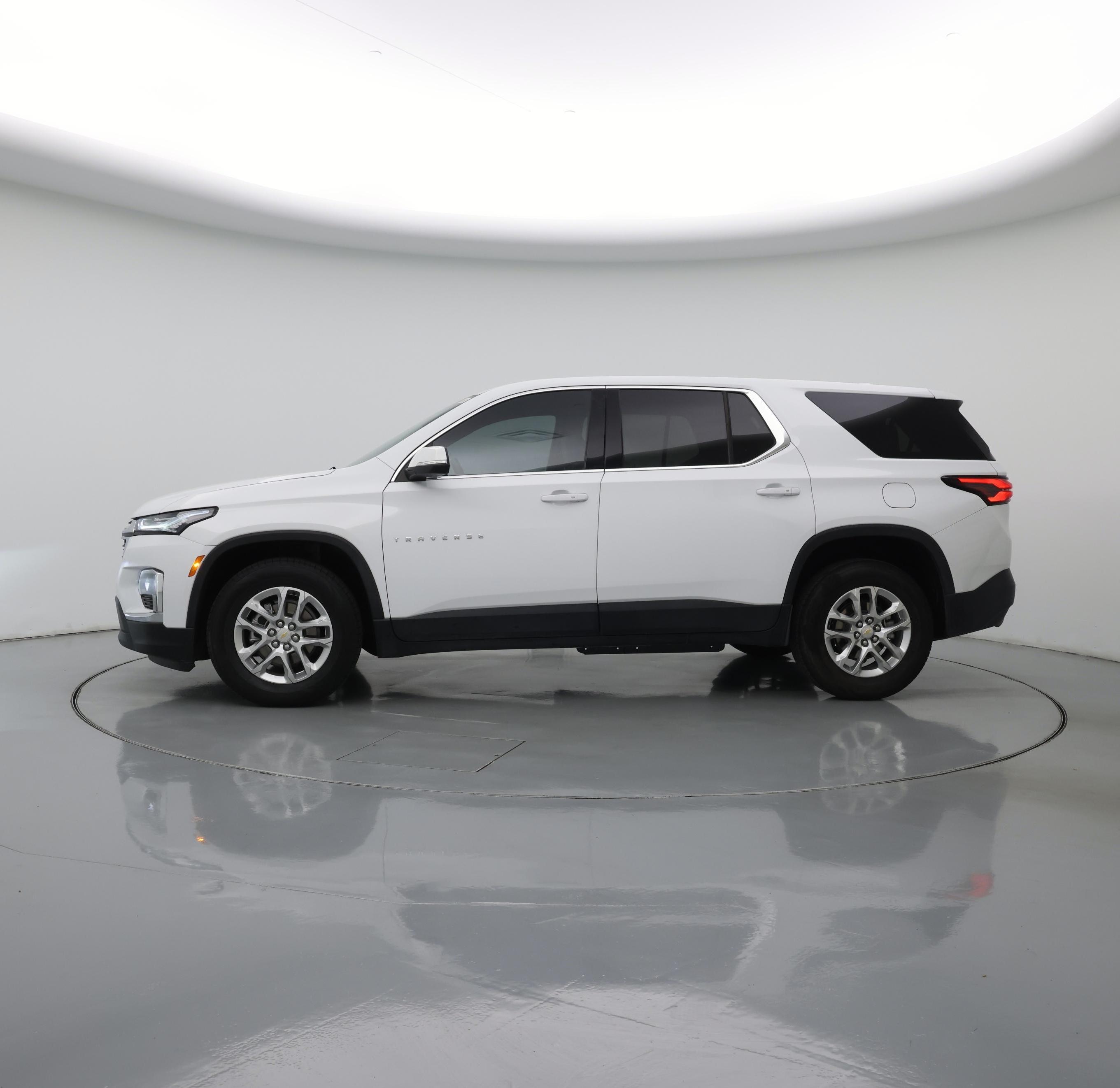 Thumbnail: 2023 Chevrolet Traverse - 3