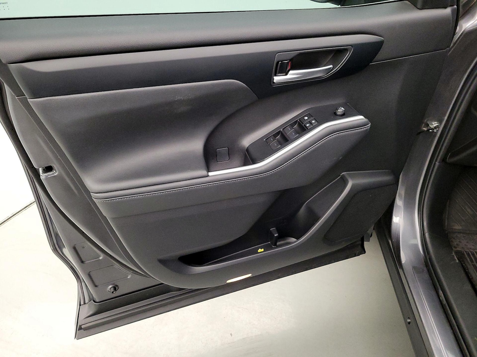 2023 Toyota Highlander XLE - Photo 13