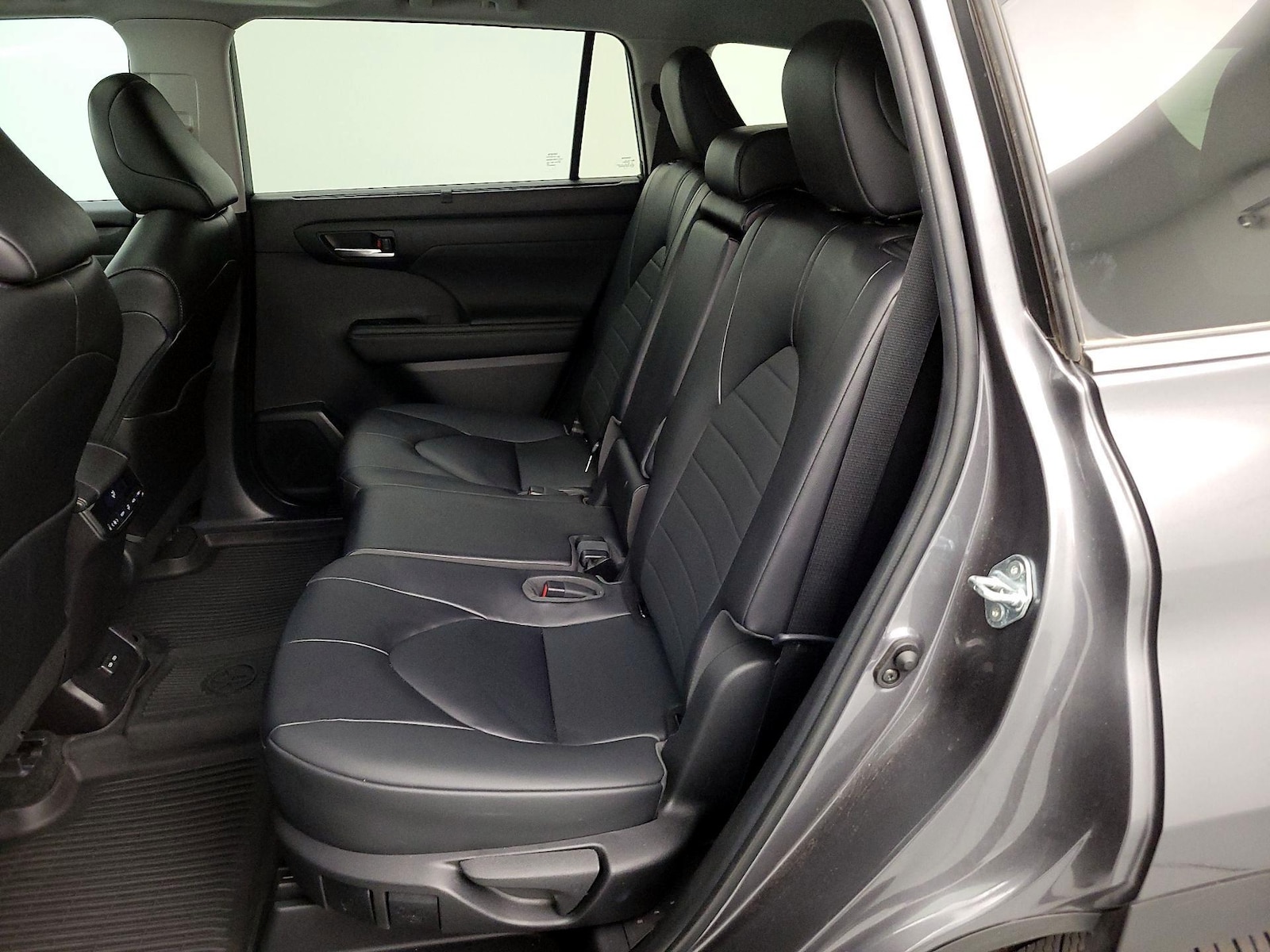 2023 Toyota Highlander XLE - Photo 21