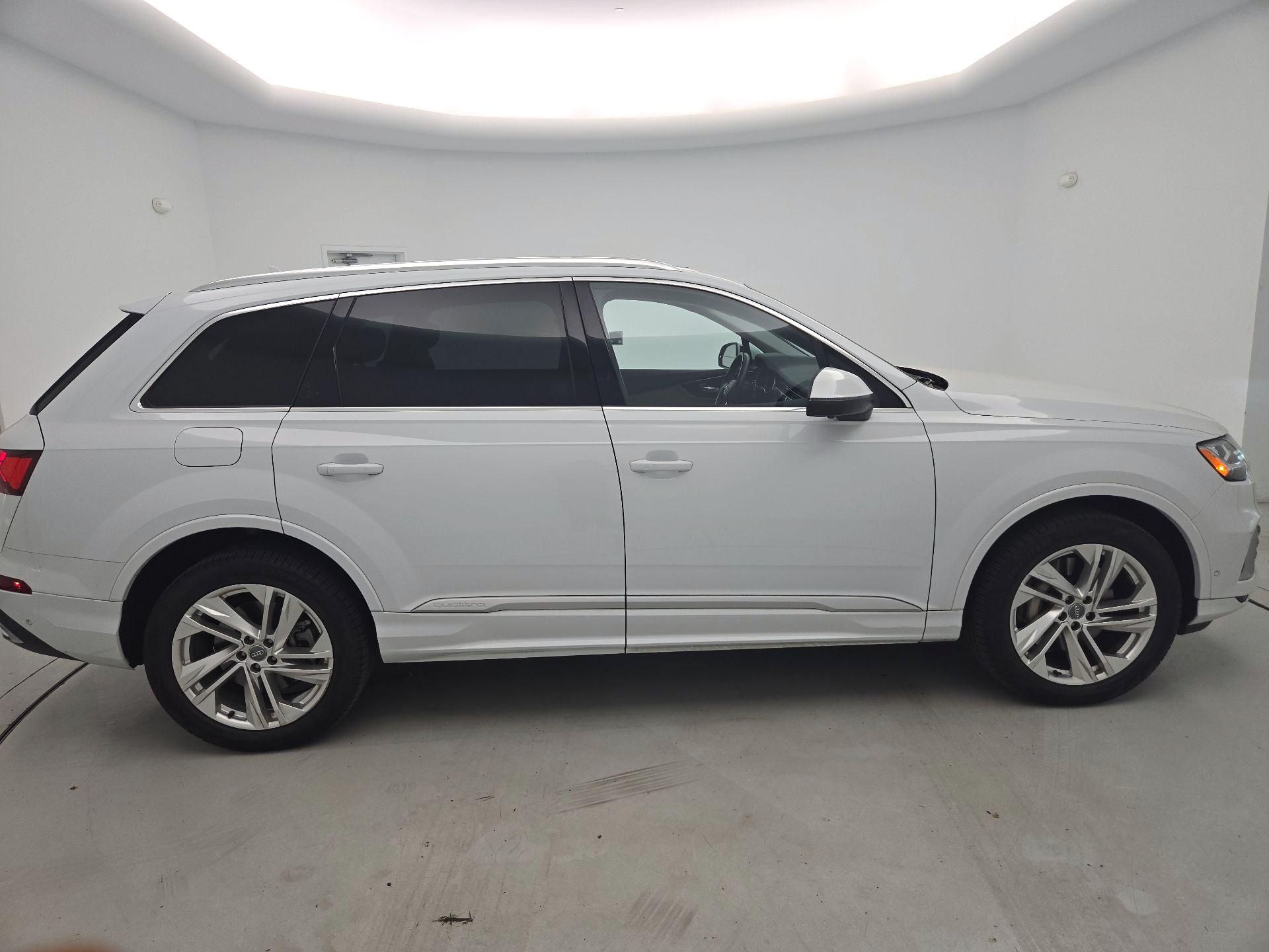 Thumbnail: 2021 Audi Q7 - 4