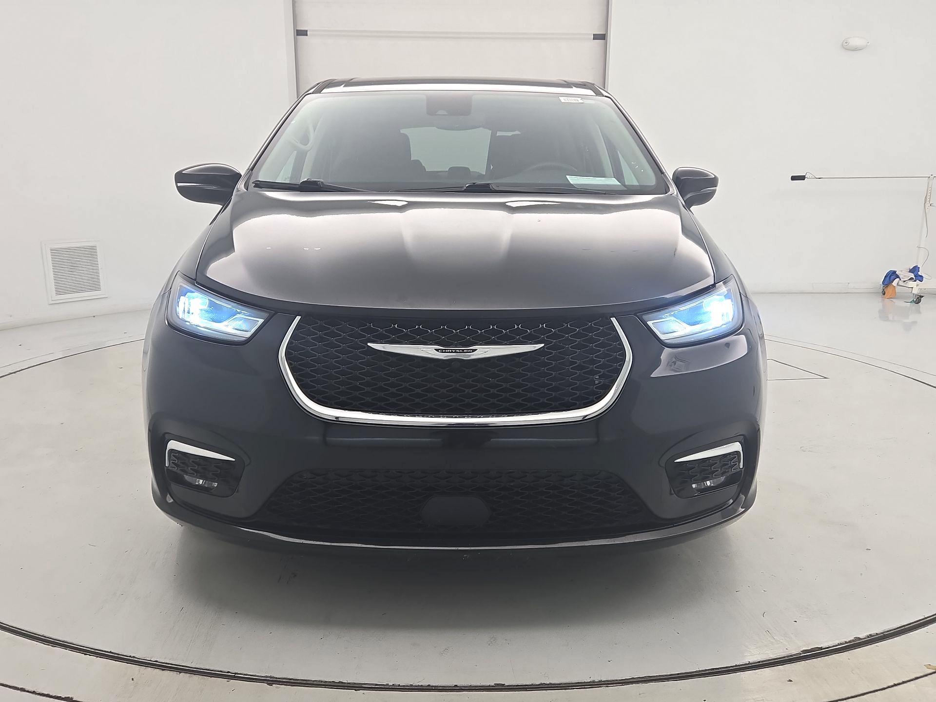 Thumbnail: 2023 Chrysler Pacifica - 2