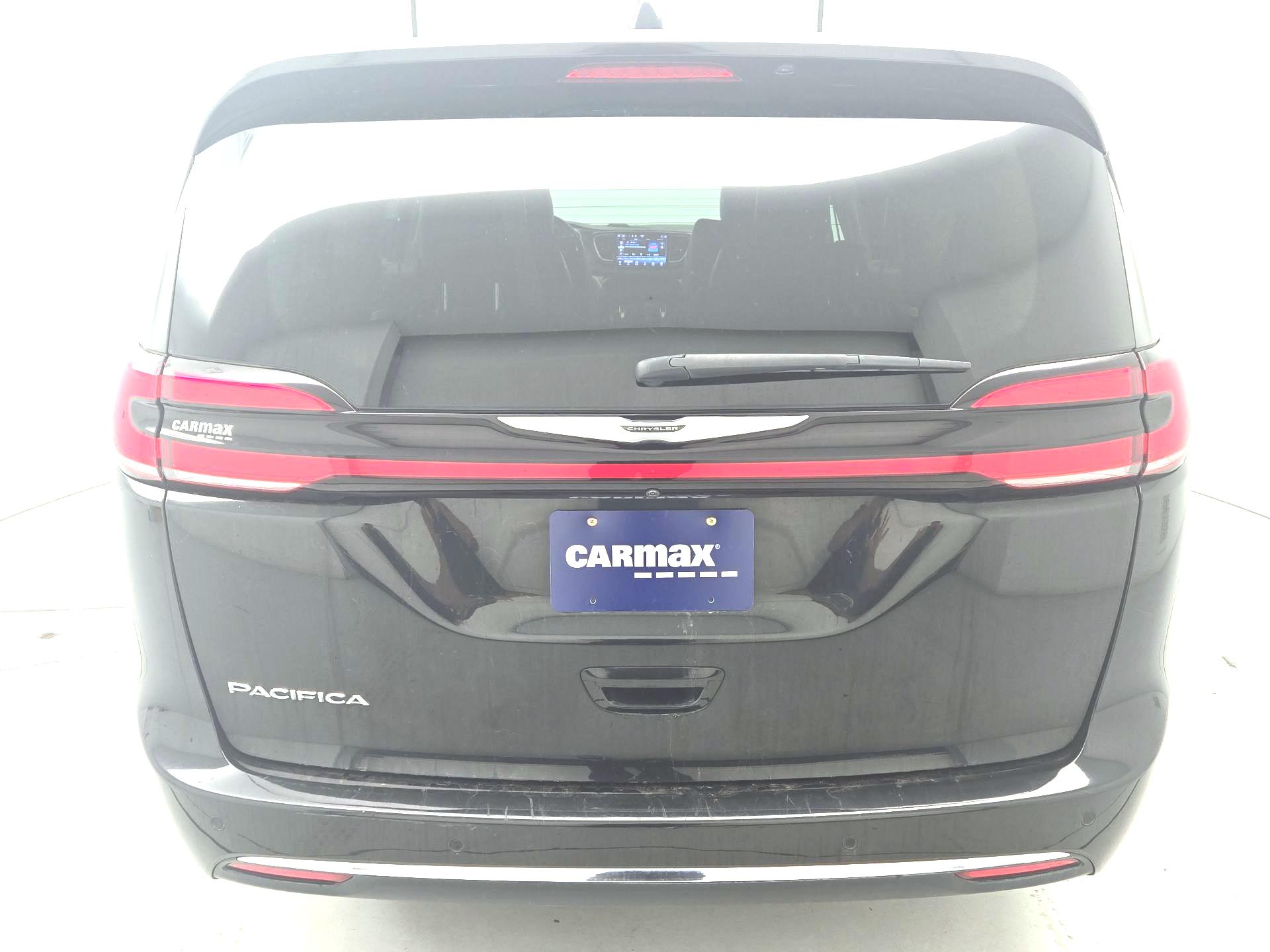 Thumbnail: 2023 Chrysler Pacifica - 6