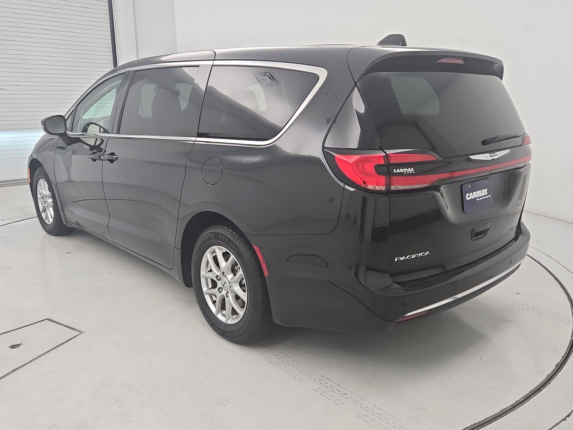 Thumbnail: 2023 Chrysler Pacifica - 7