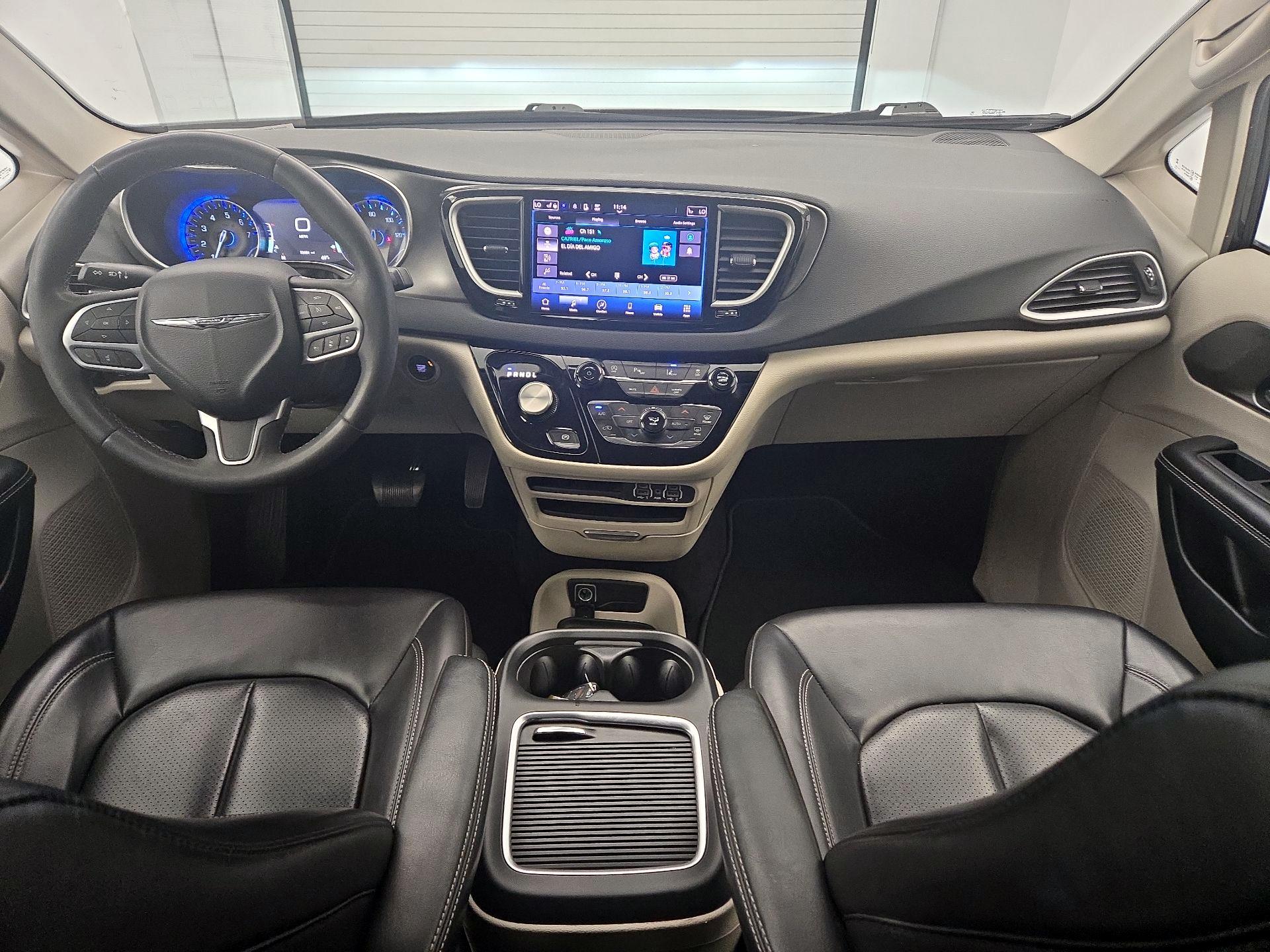 Thumbnail: 2023 Chrysler Pacifica - 8