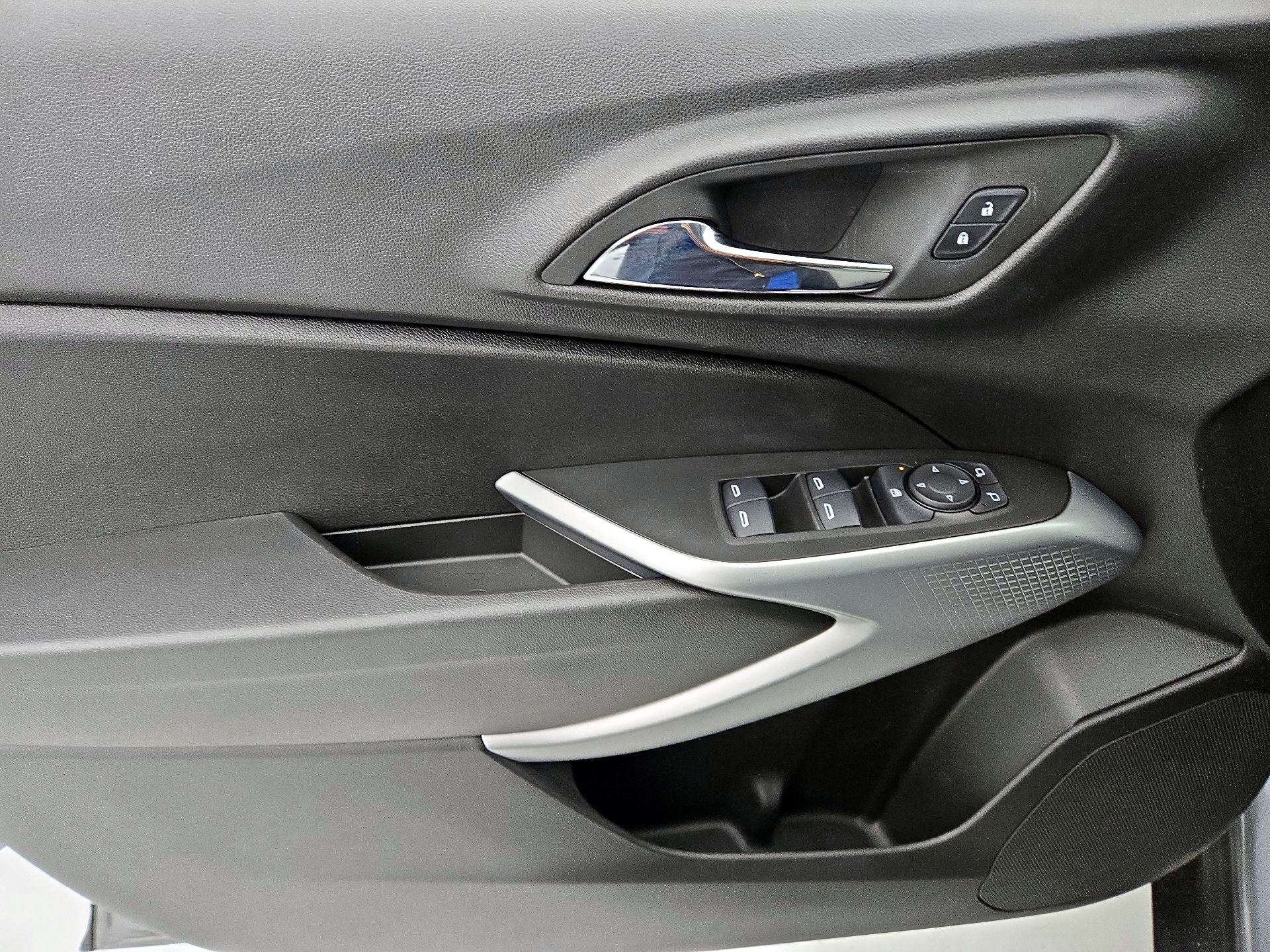 Thumbnail: 2024 Chevrolet Trax - 10