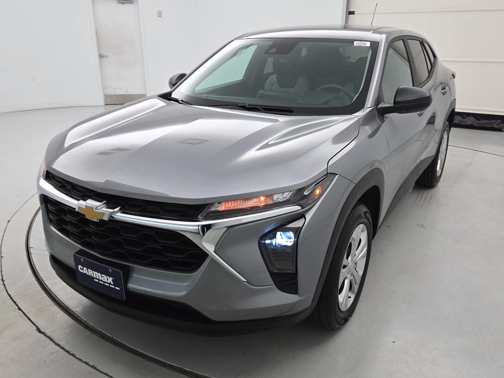 Thumbnail: 2024 Chevrolet Trax - 3