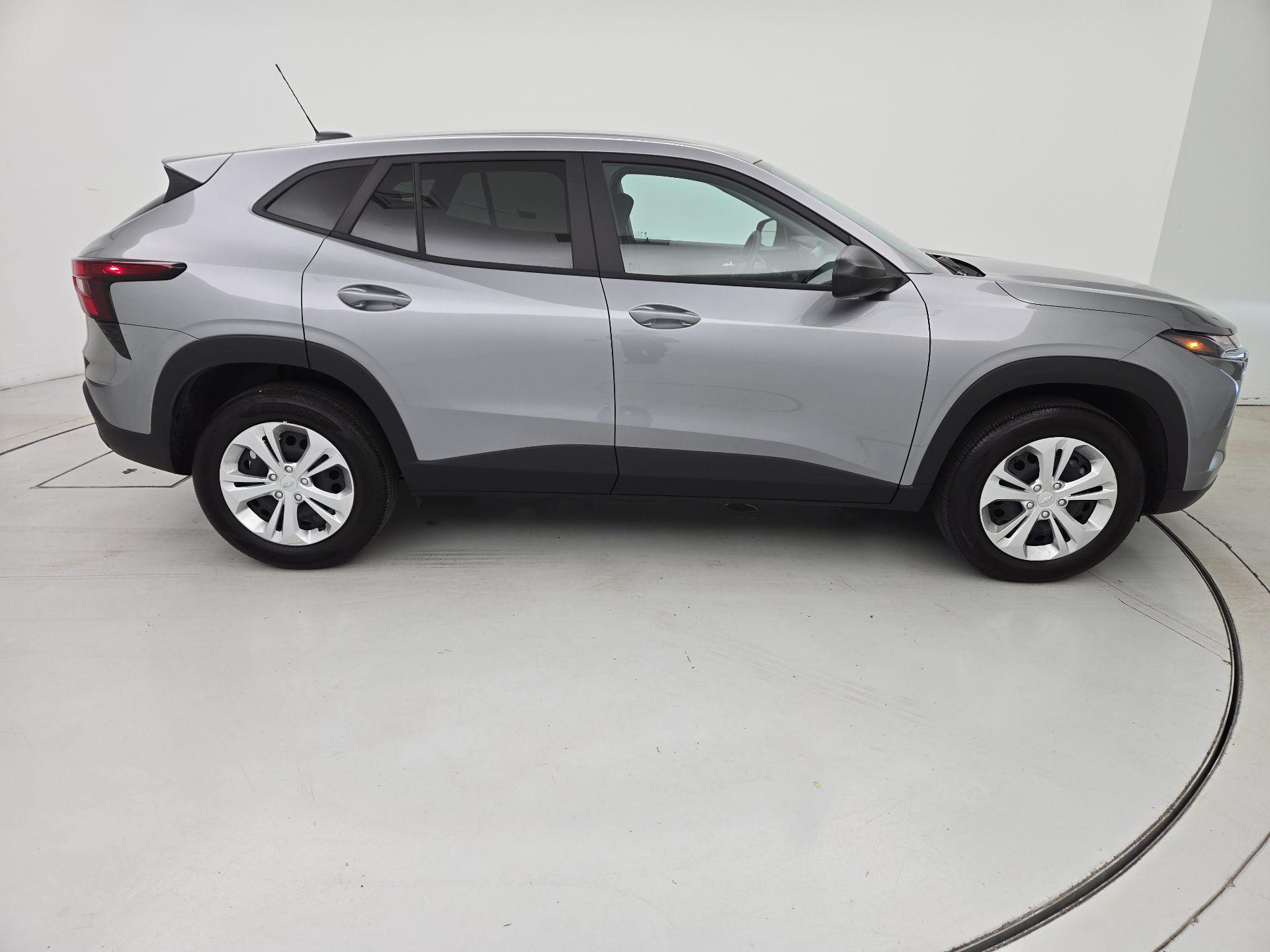 Thumbnail: 2024 Chevrolet Trax - 4