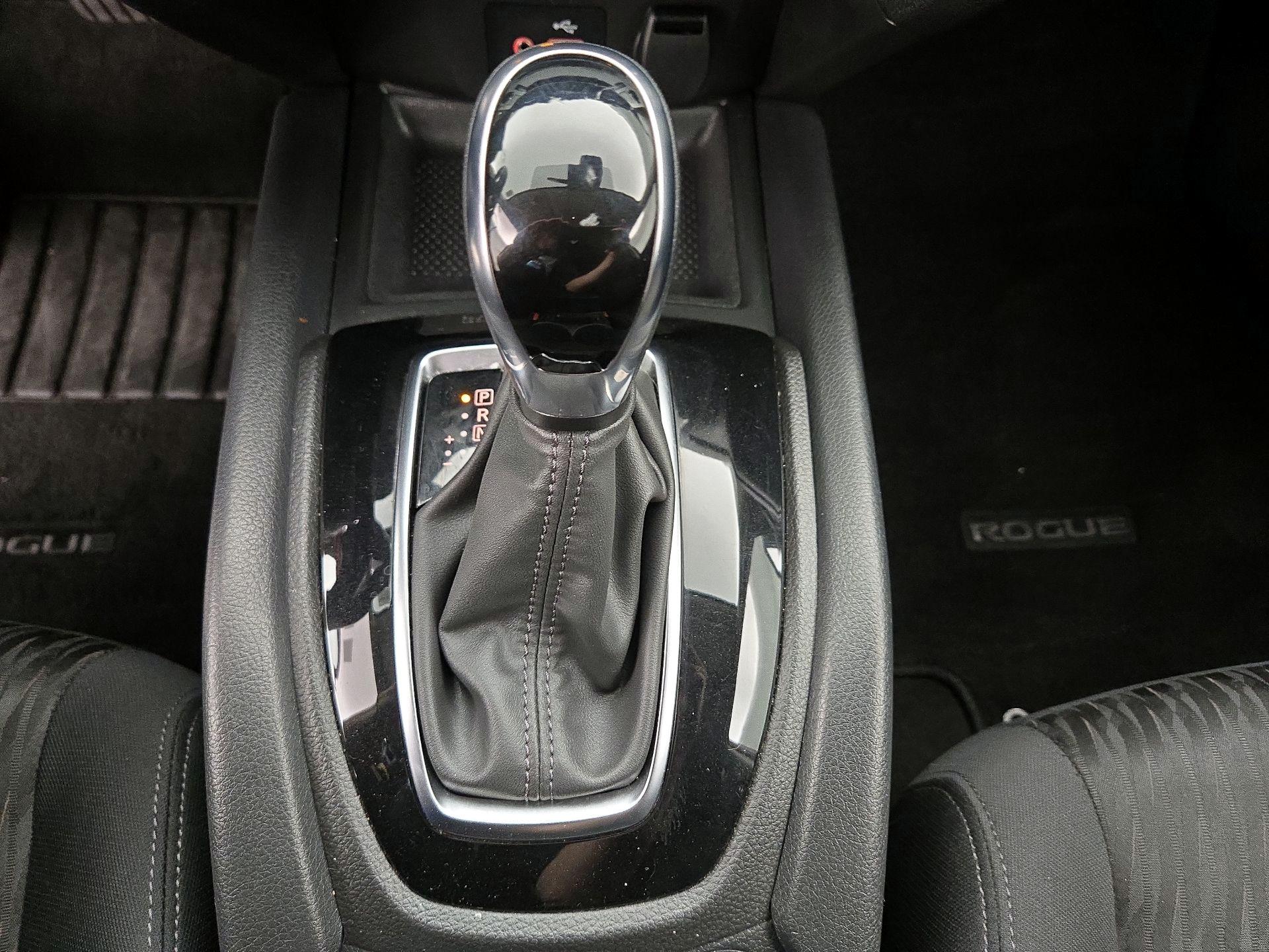 Thumbnail: 2020 Nissan Rogue - 15
