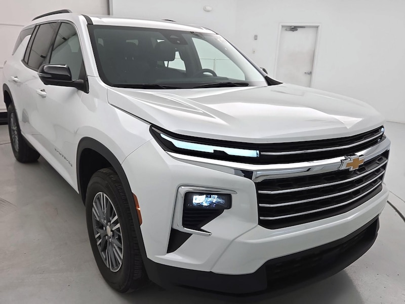 2024 Chevrolet Traverse LT