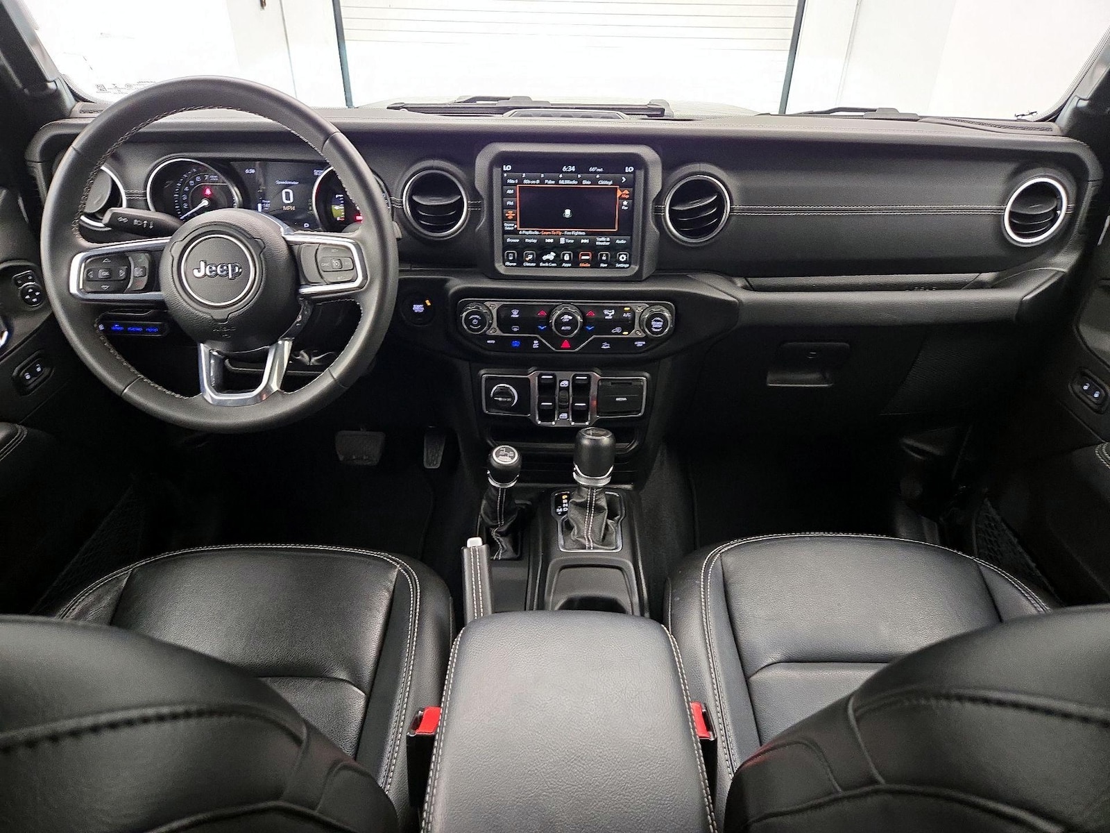 Apple CarPlay® & Android Auto™