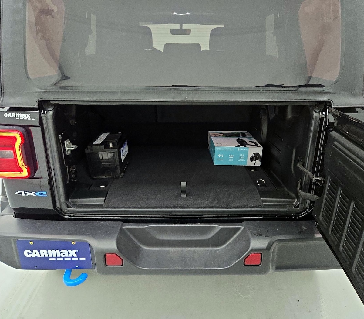 Trunk/Cargo (Seats Up)