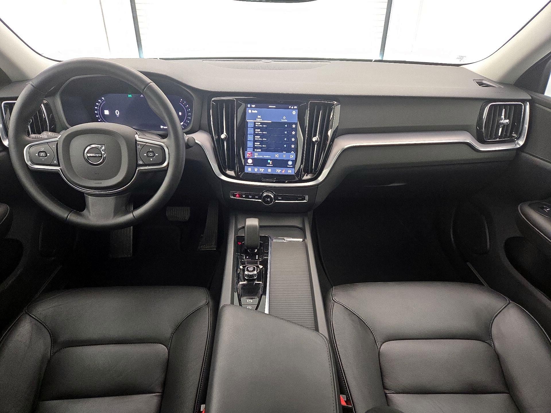 Thumbnail: 2025 Volvo S60 - 9