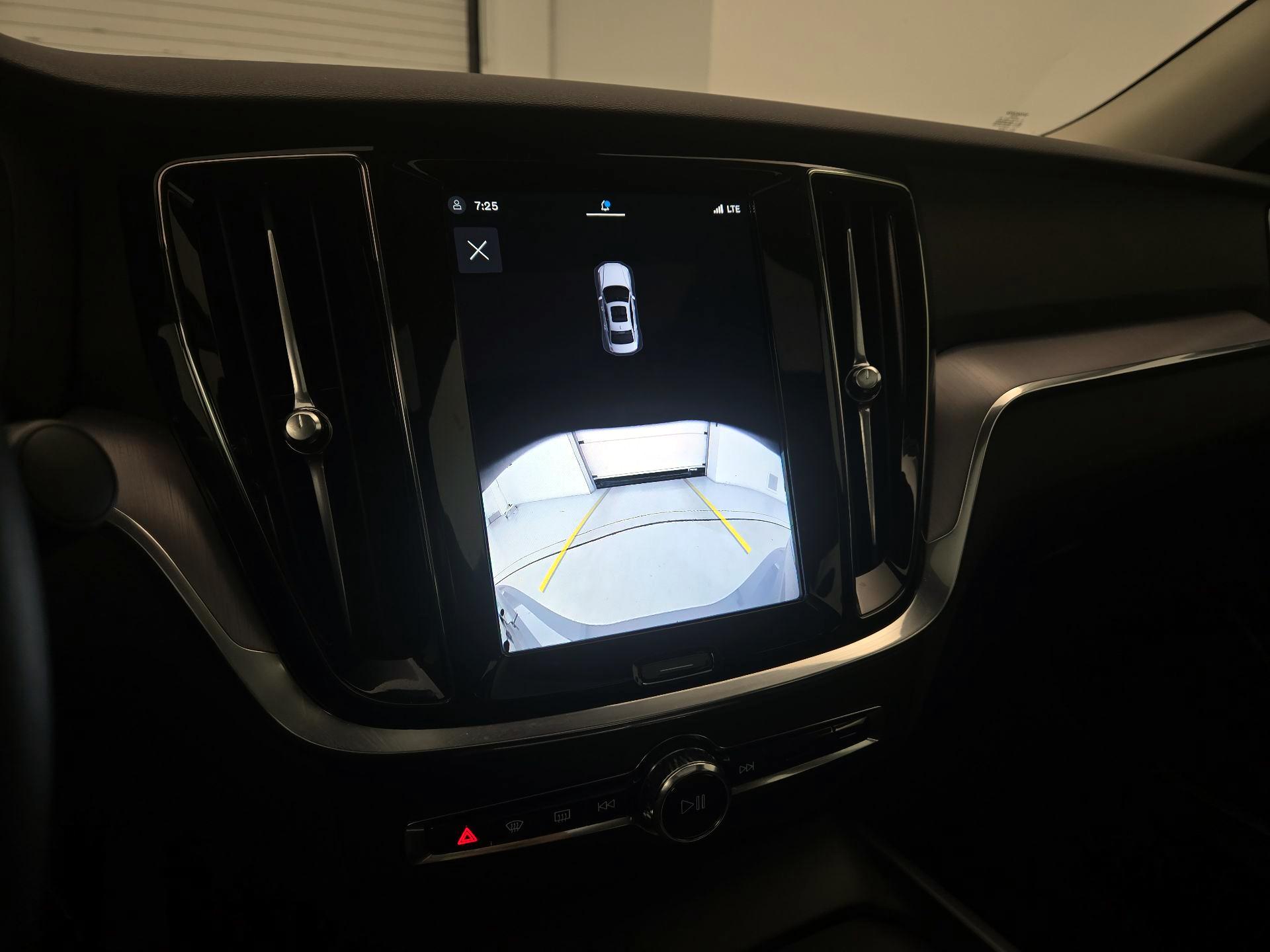 Thumbnail: 2025 Volvo S60 - 15