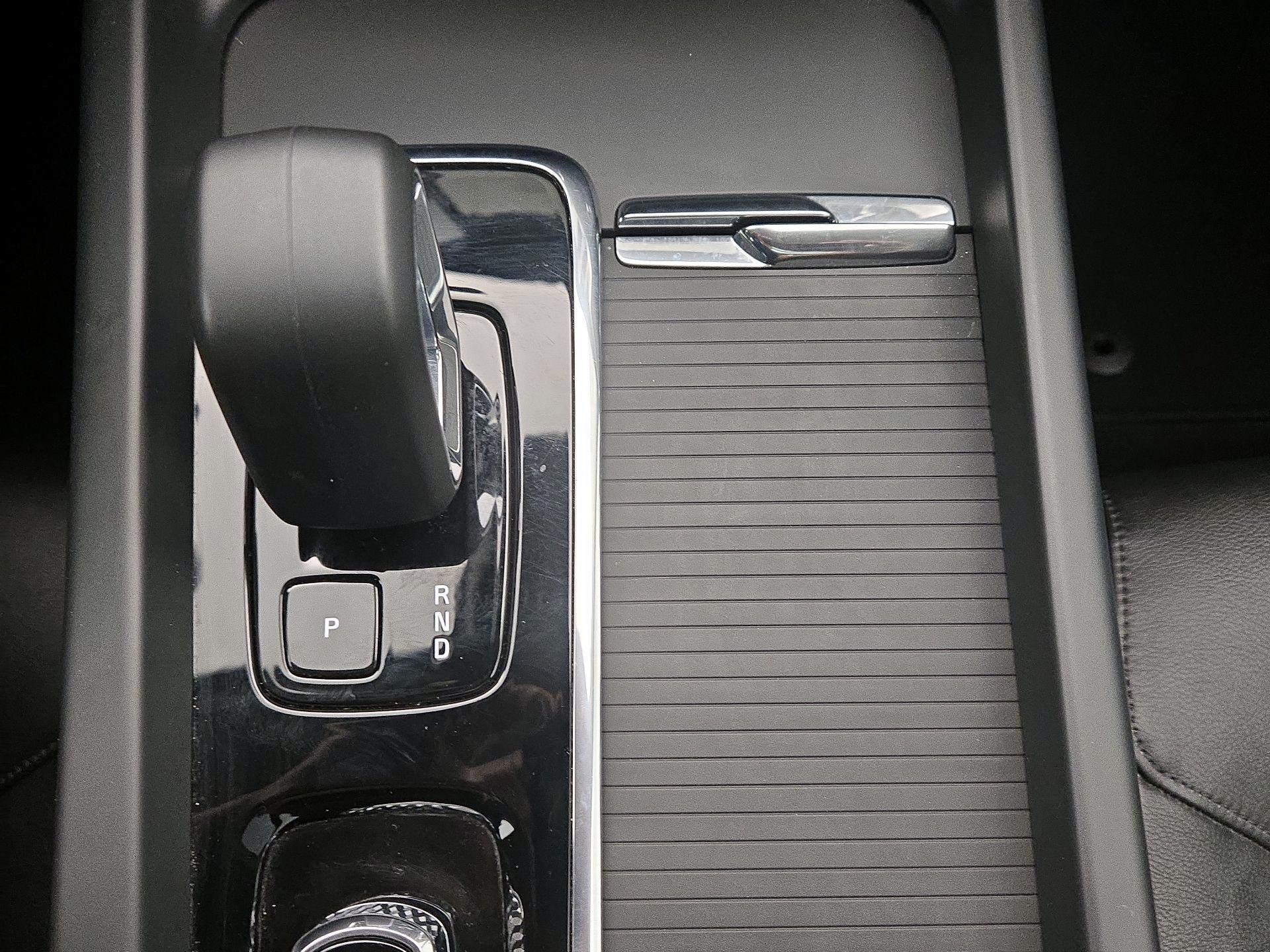 Thumbnail: 2025 Volvo S60 - 18