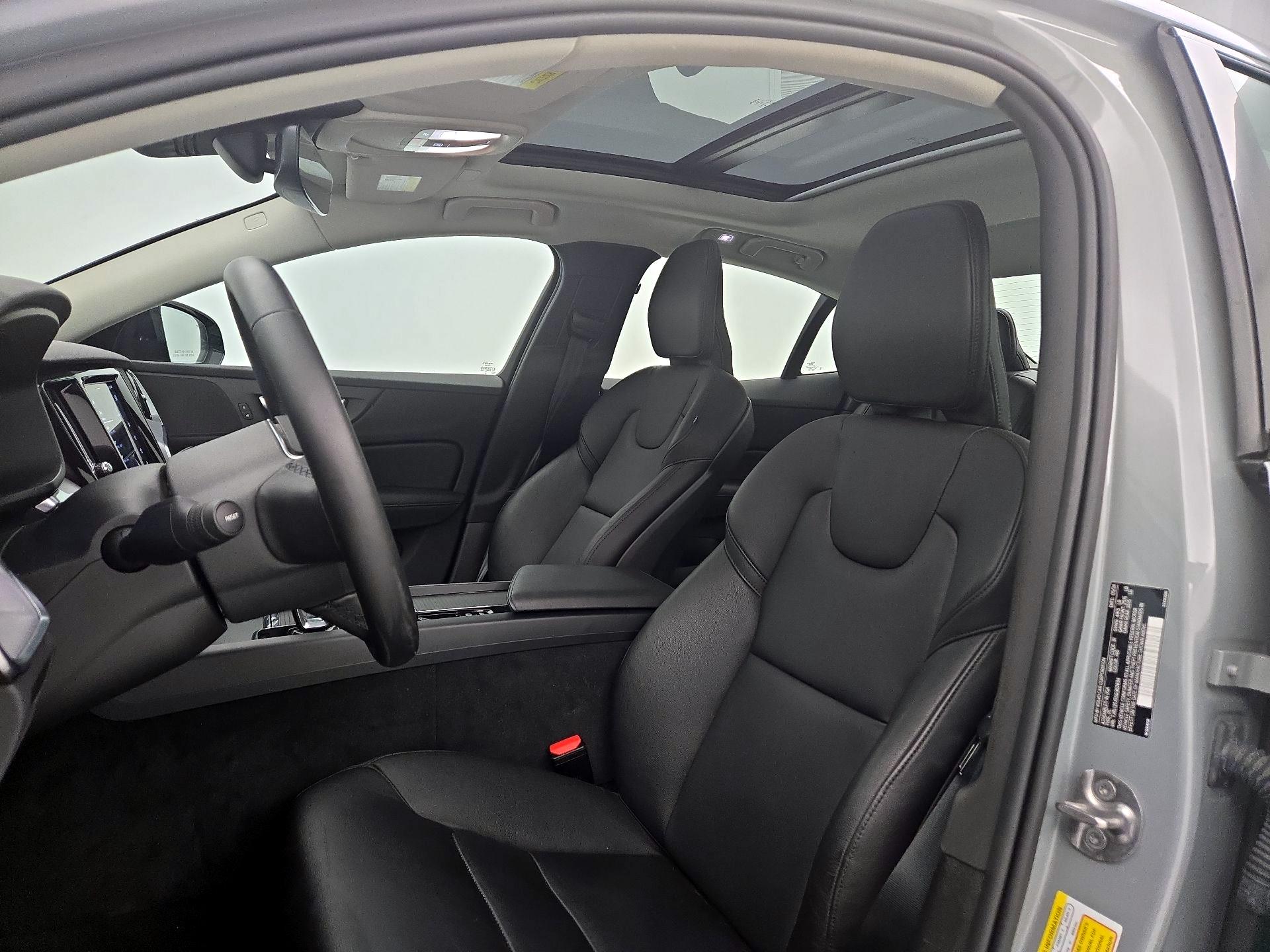Thumbnail: 2025 Volvo S60 - 20