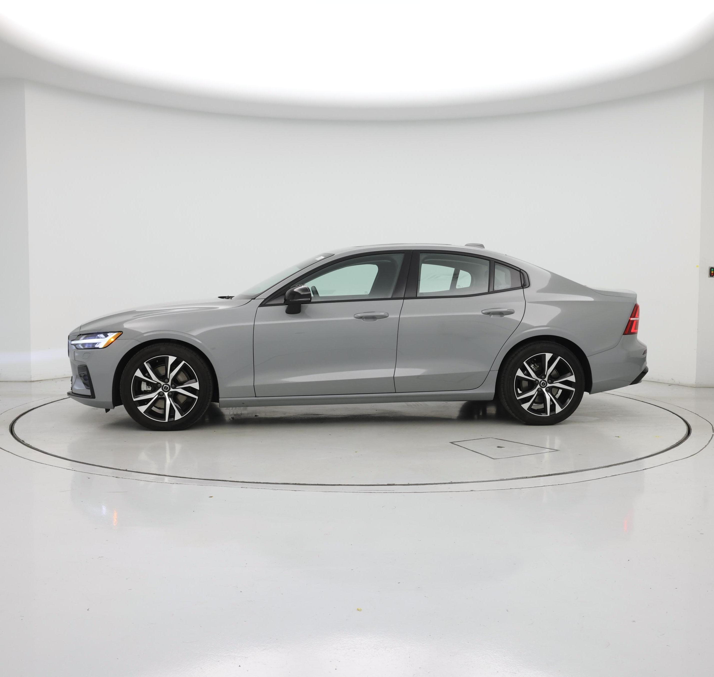 Thumbnail: 2025 Volvo S60 - 3