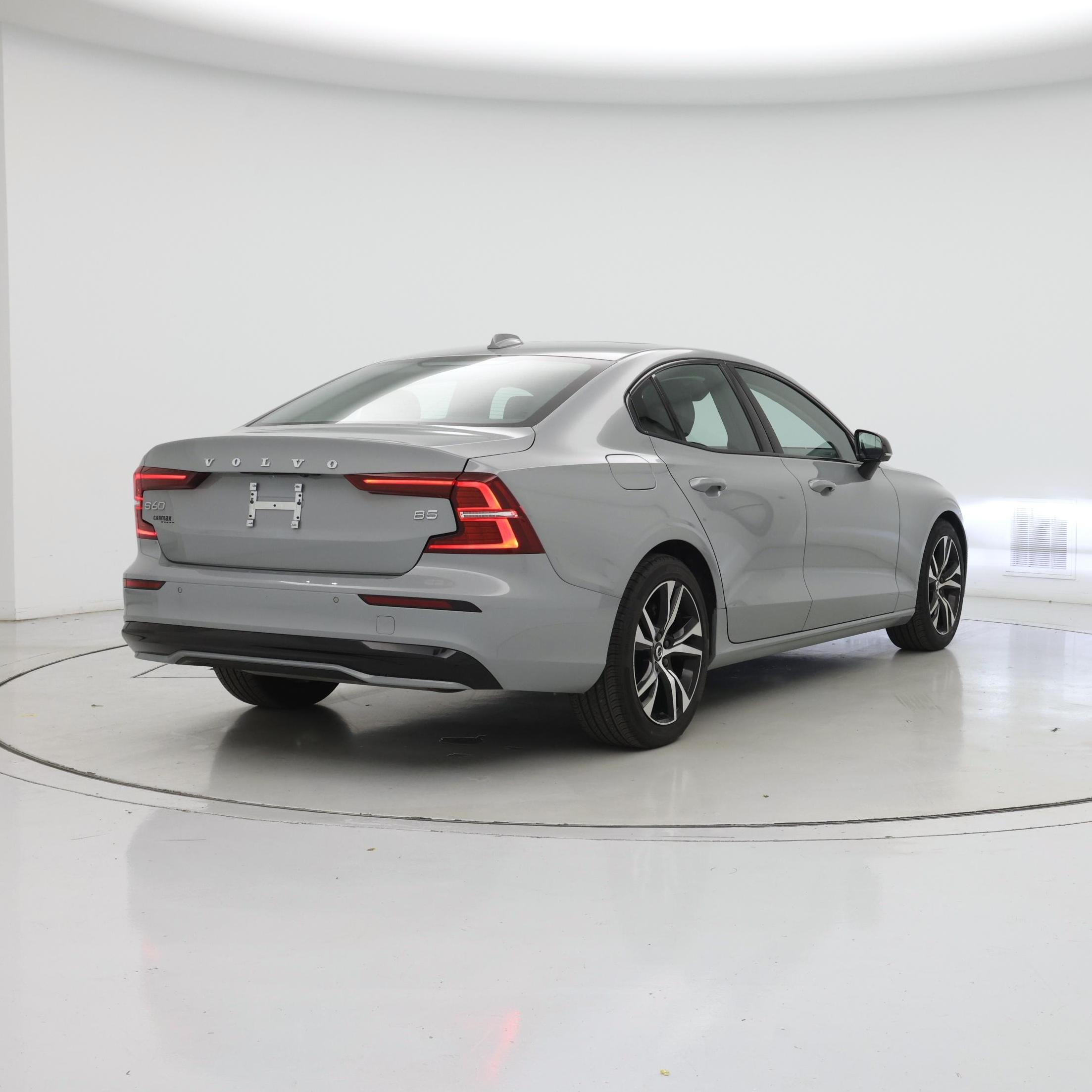 Thumbnail: 2025 Volvo S60 - 8