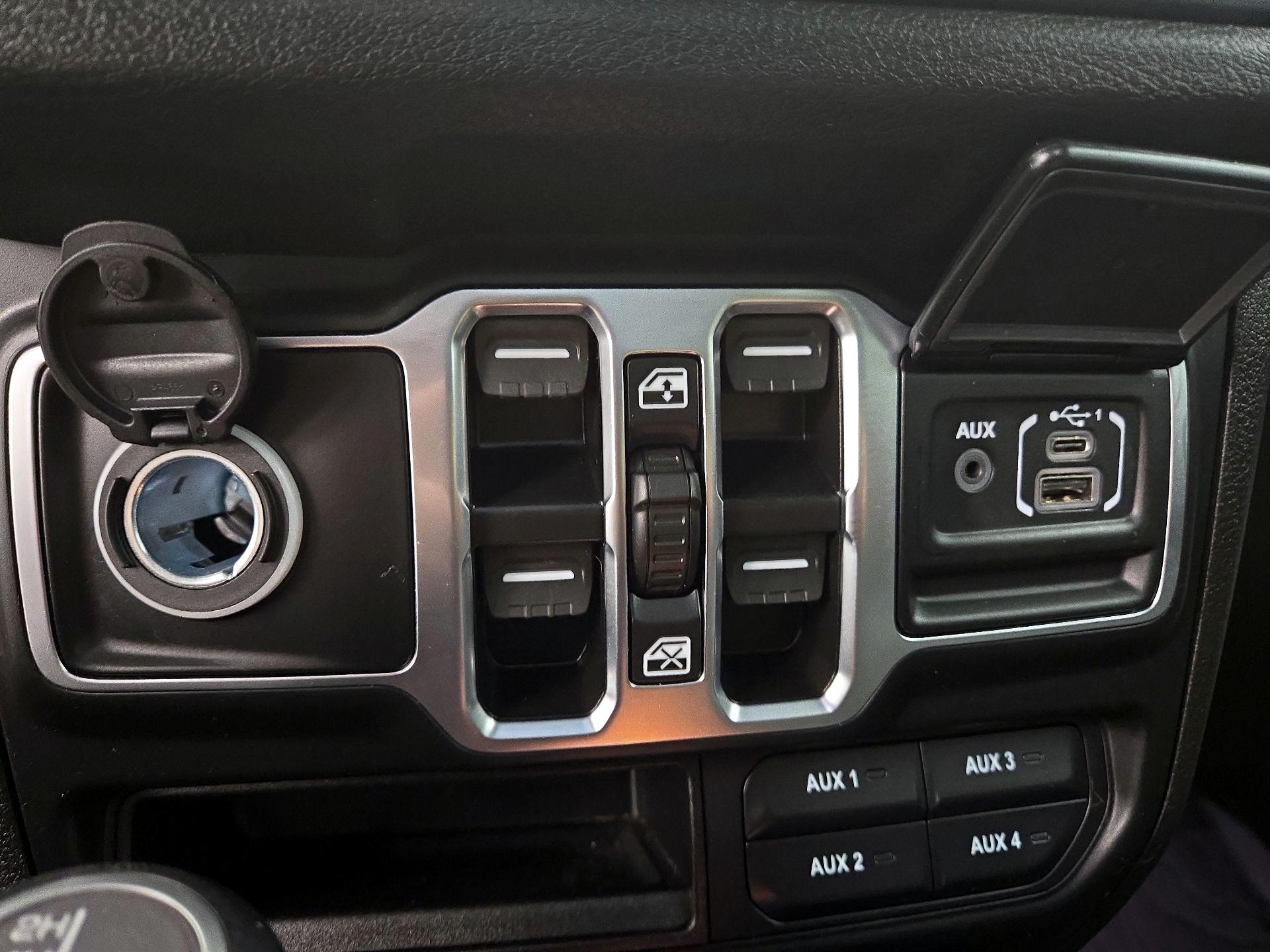 Thumbnail: 2024 Jeep Wrangler - 16