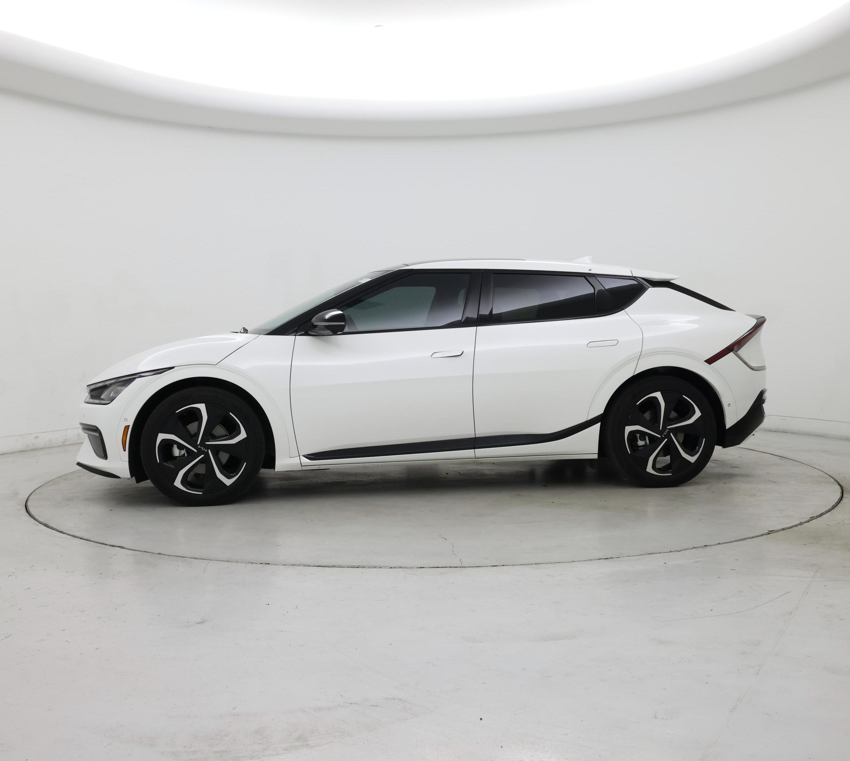 Thumbnail: 2023 Kia EV6 - 3