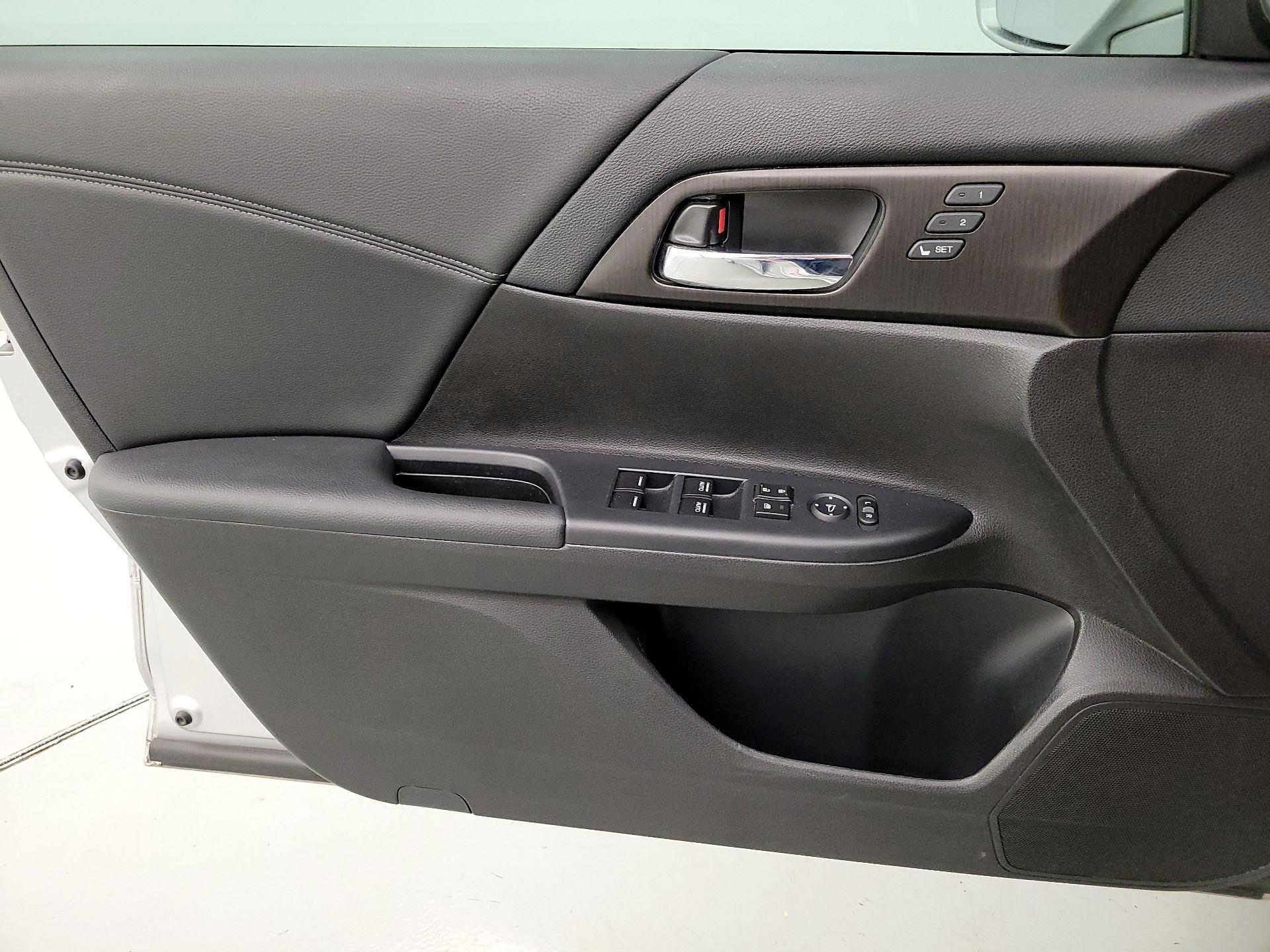 Thumbnail: 2015 Honda Accord - 12