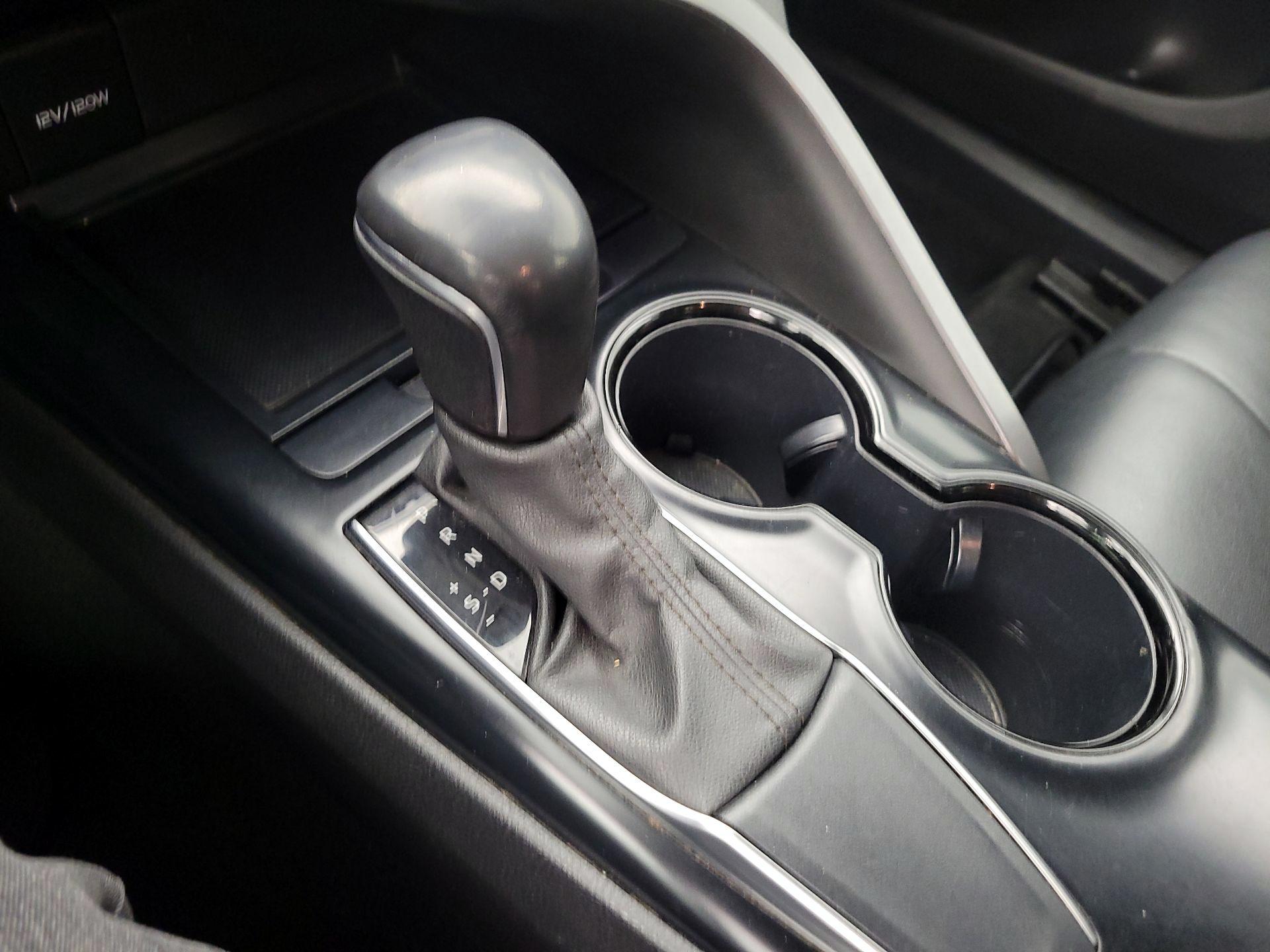 Thumbnail: 2020 Toyota Camry - 17