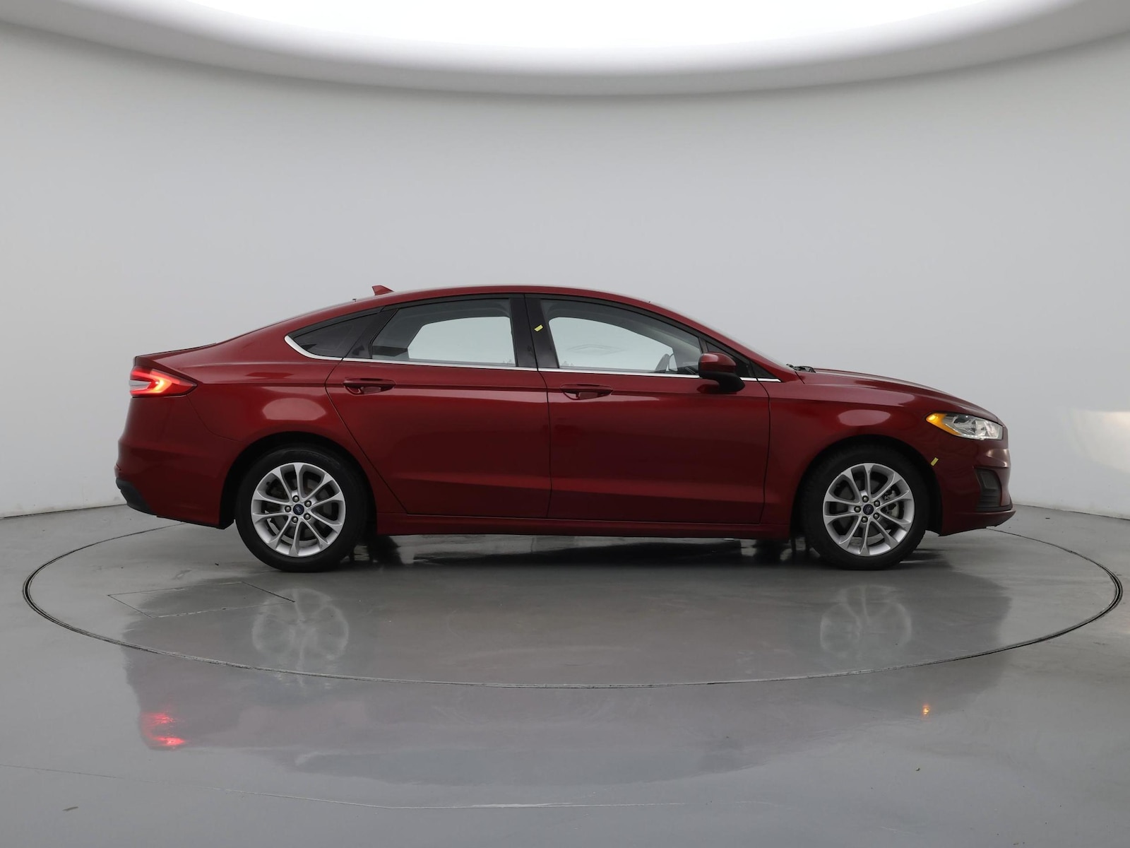 2020 Toyota Camry SE - Photo 8