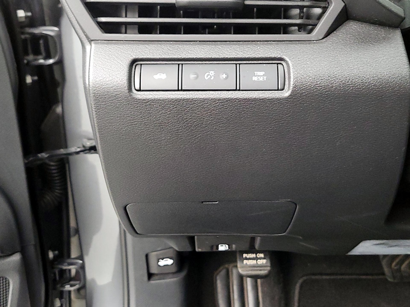 2025 Nissan Altima SV - Photo 14