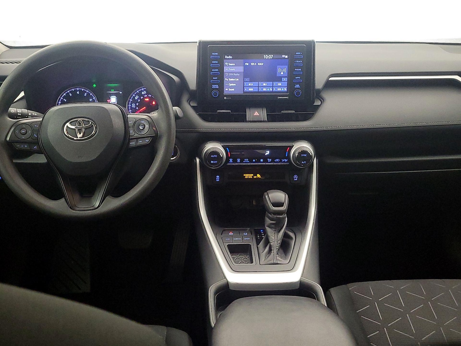 2020 Toyota RAV4 XLE - Photo 10