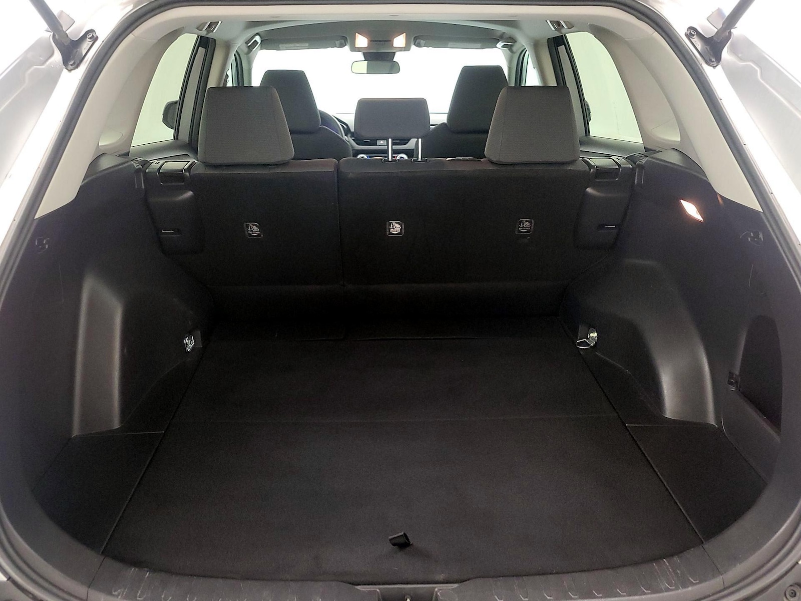 2020 Toyota RAV4 XLE - Photo 21