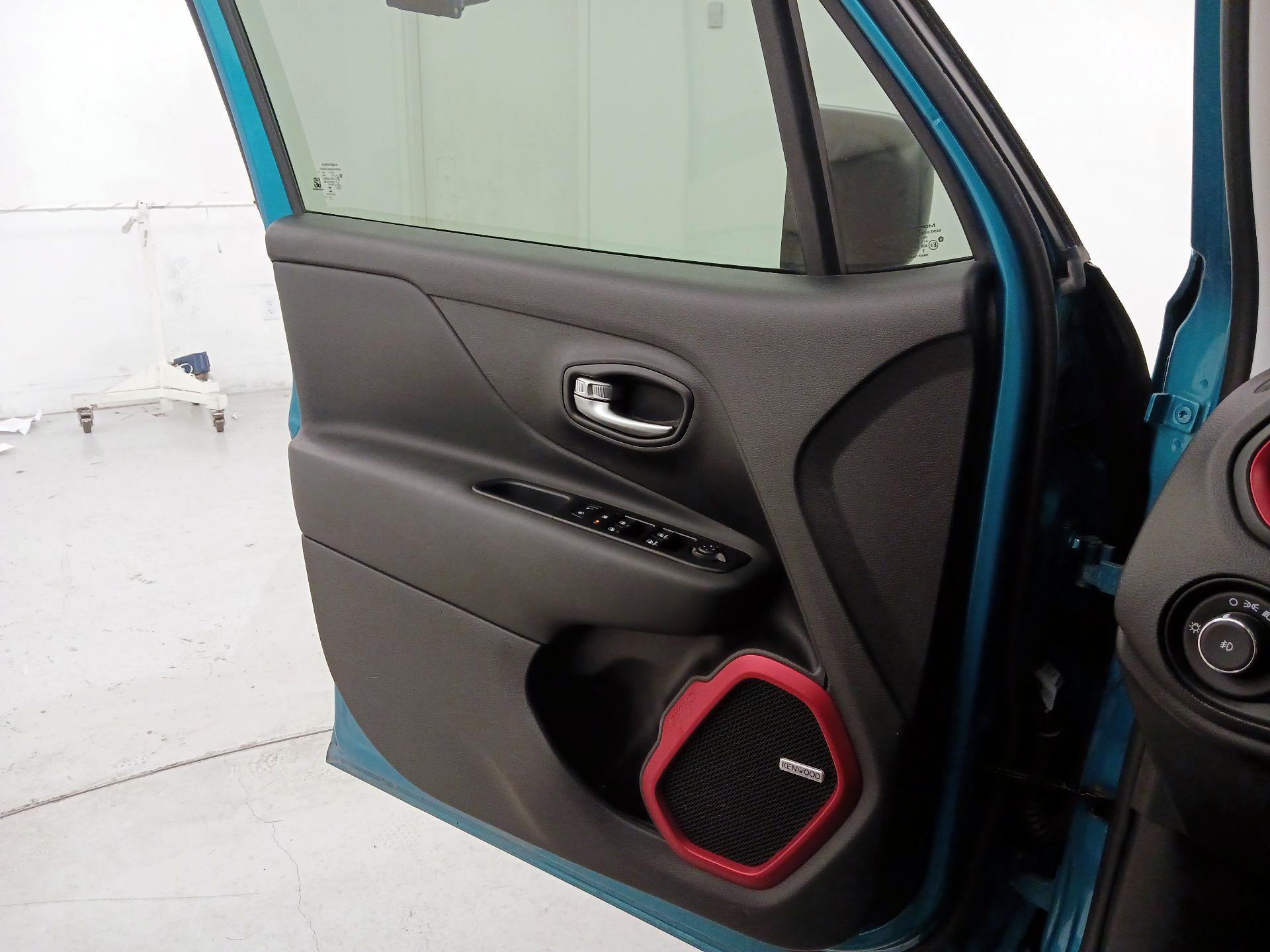 Thumbnail: 2021 Jeep Renegade - 12