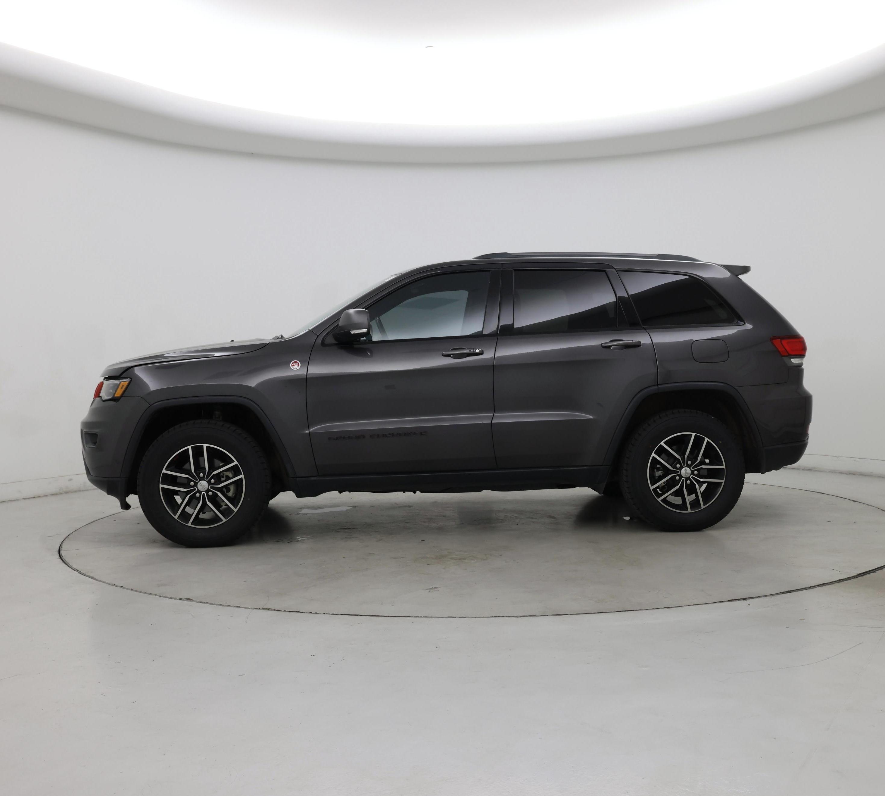 Thumbnail: 2018 Jeep Grand Cherokee - 3