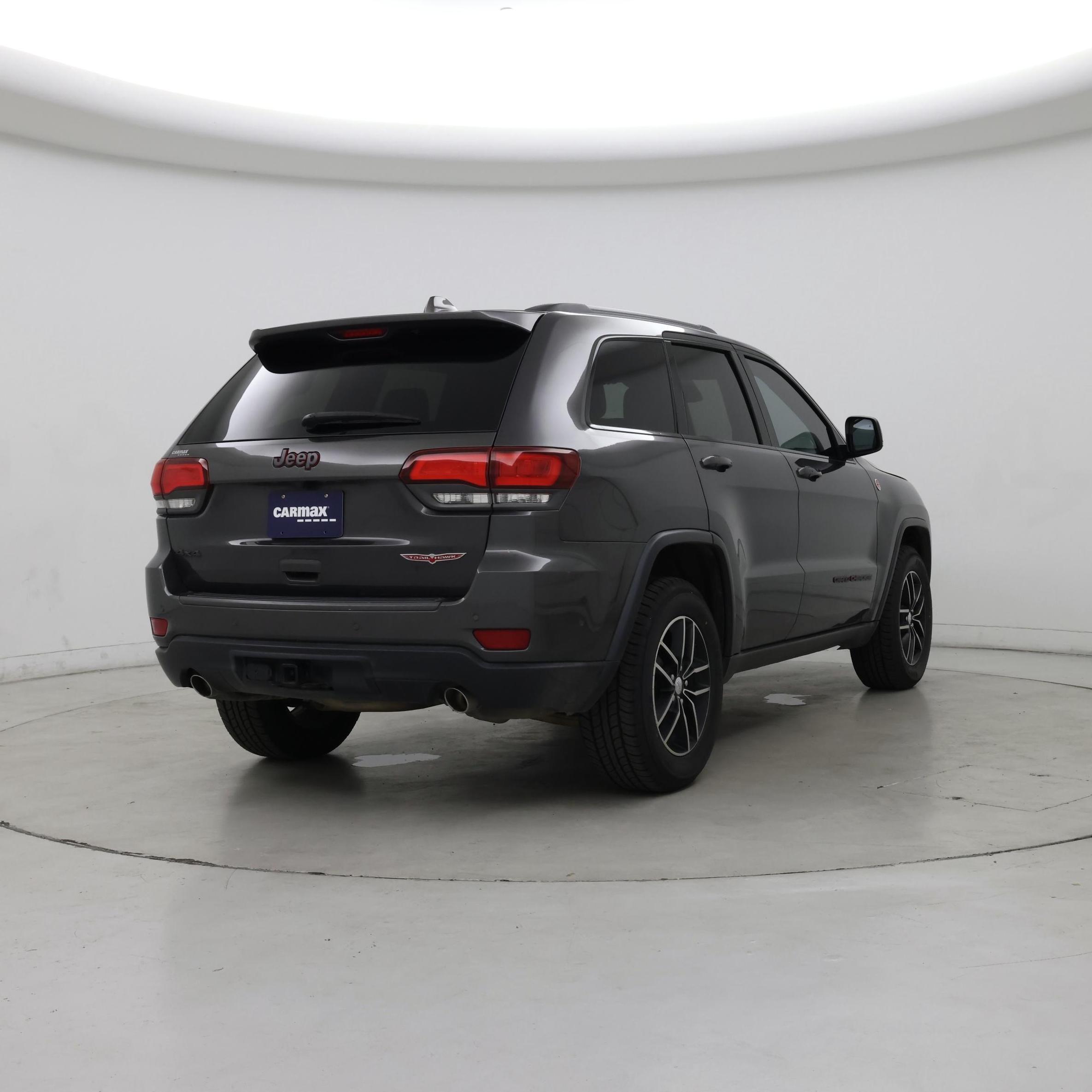 Thumbnail: 2018 Jeep Grand Cherokee - 8