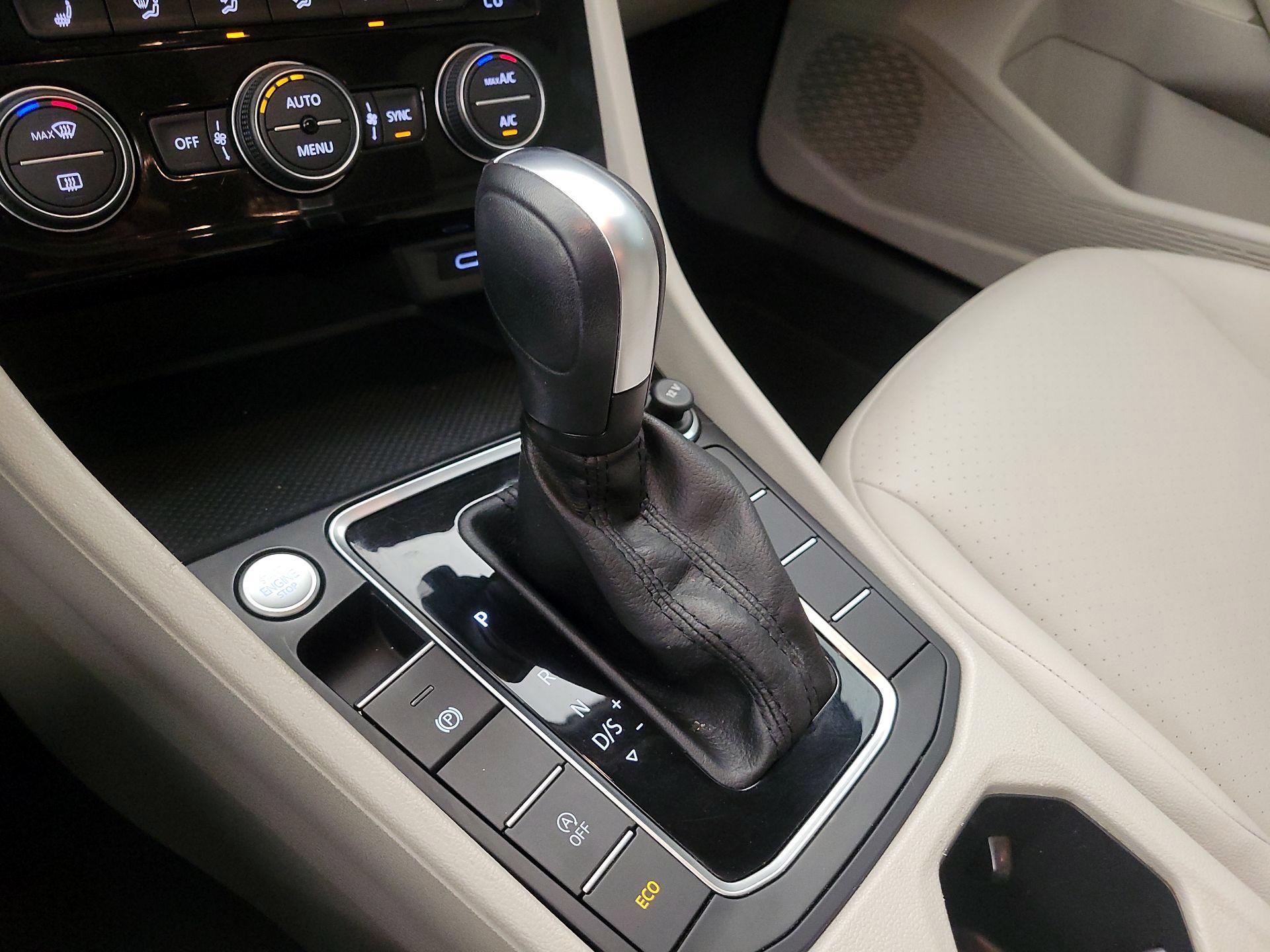 Thumbnail: 2020 Volkswagen Jetta - 17
