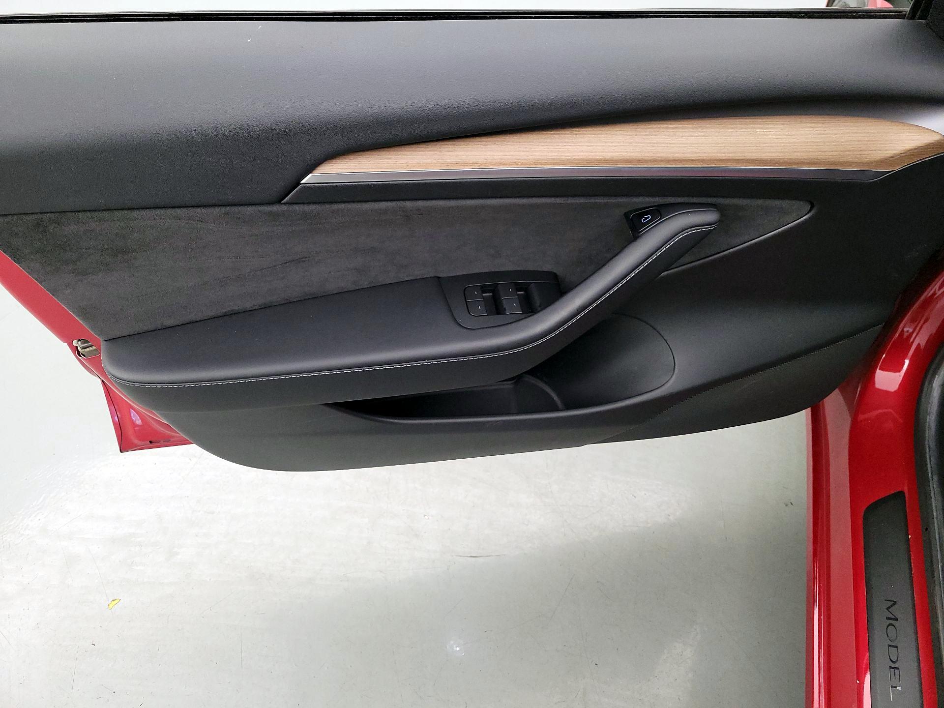 Thumbnail: 2021 Tesla Model 3 - 12