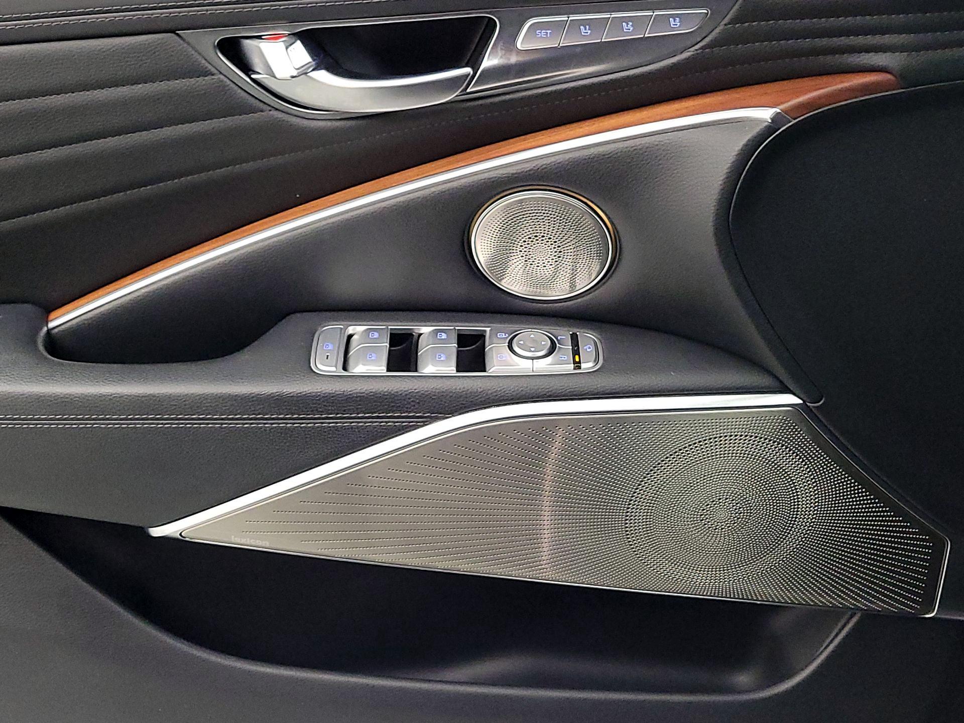 Thumbnail: 2020 Kia K900 - 12