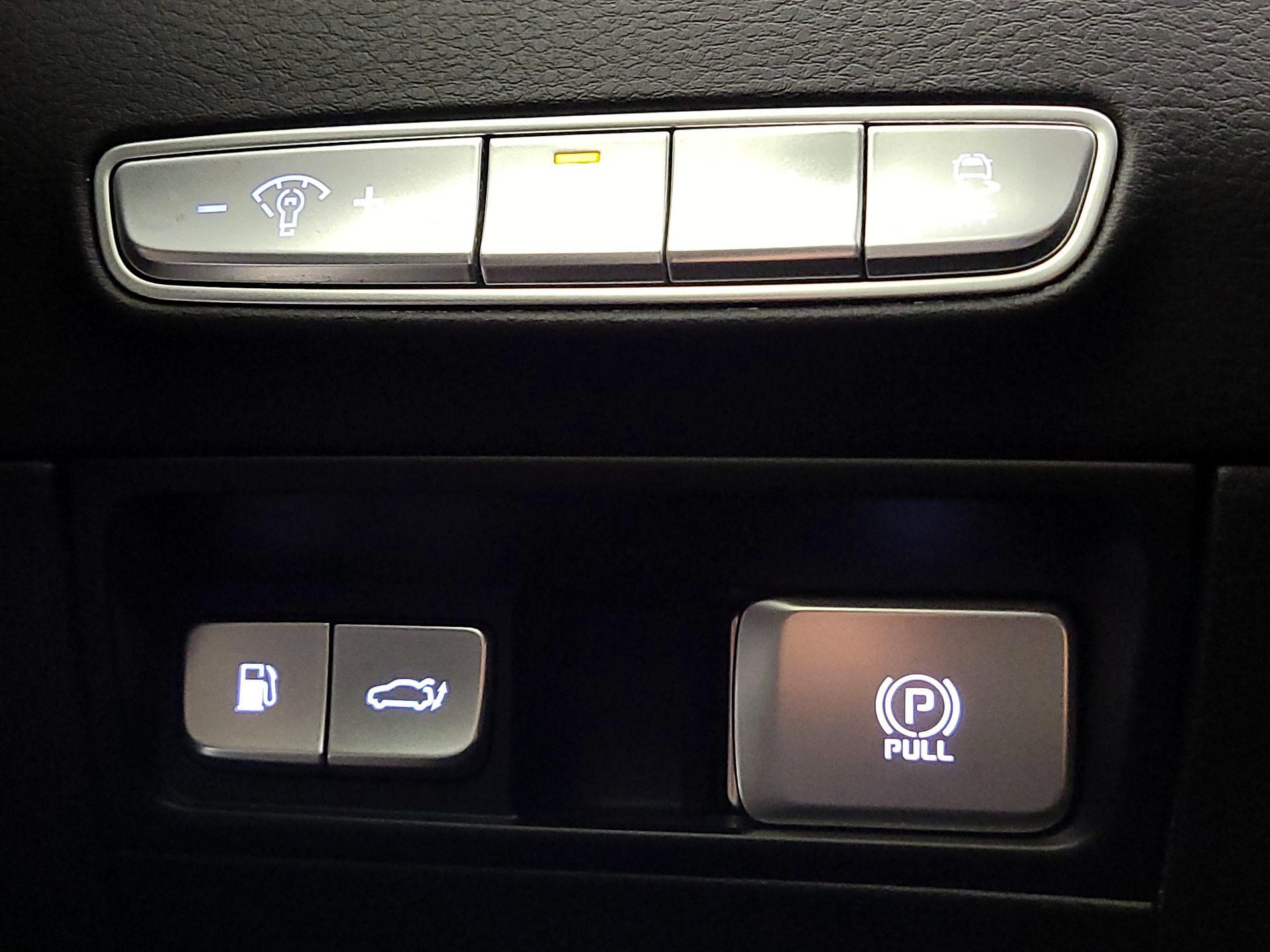 Thumbnail: 2020 Kia K900 - 13