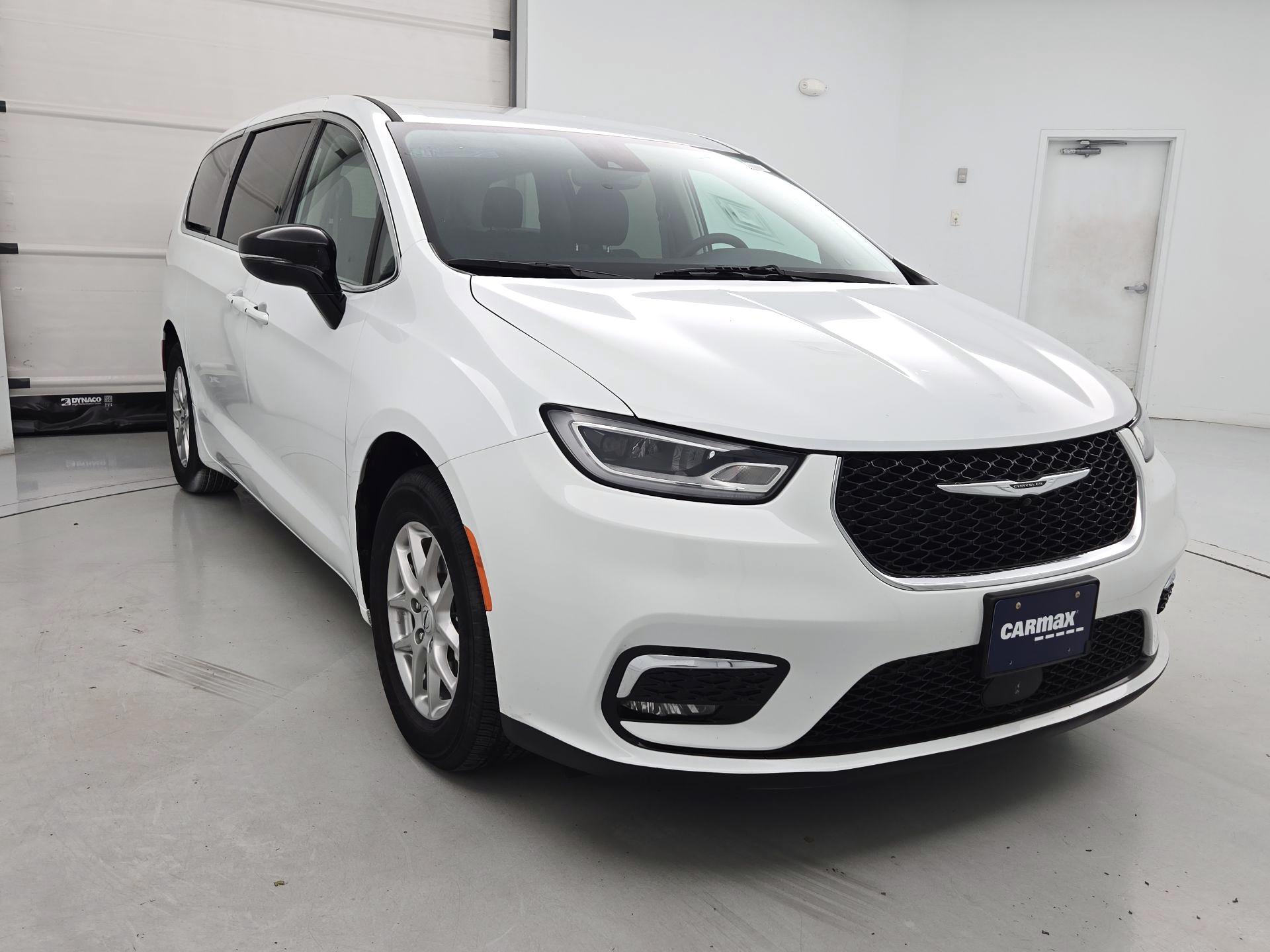 Thumbnail: 2024 Chrysler Pacifica - 1