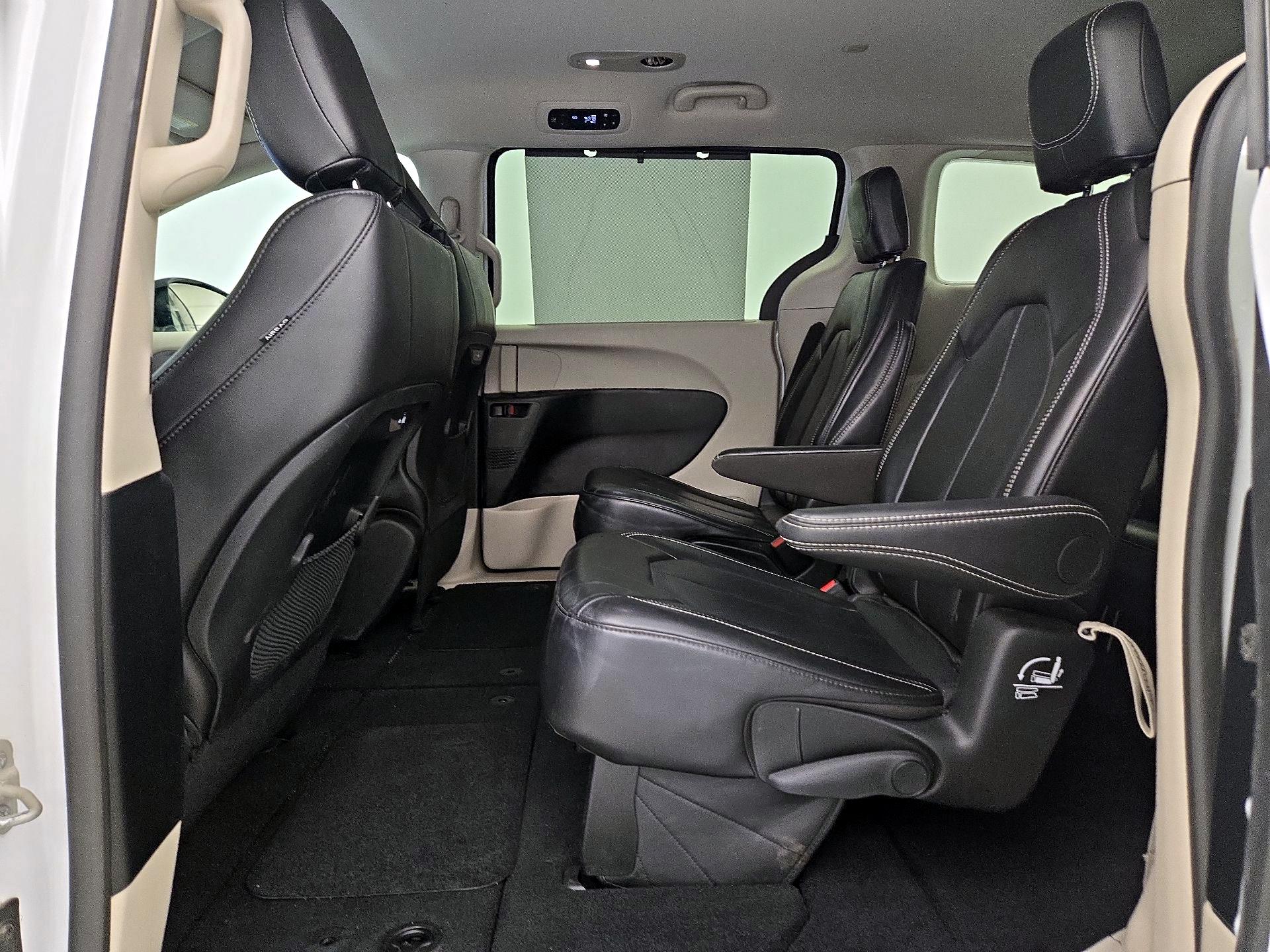 Thumbnail: 2024 Chrysler Pacifica - 17